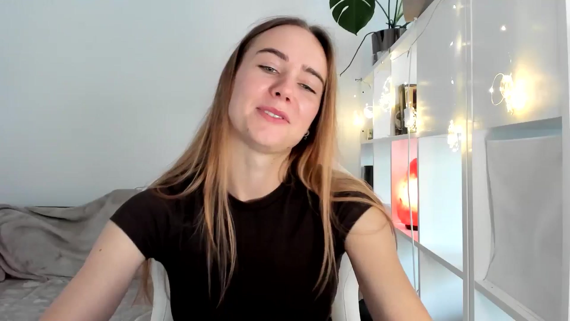 Gallery image thumbnail from OhAlisa's myfreecams stream on, 08/03/2025, 15:20 image 11 of 20