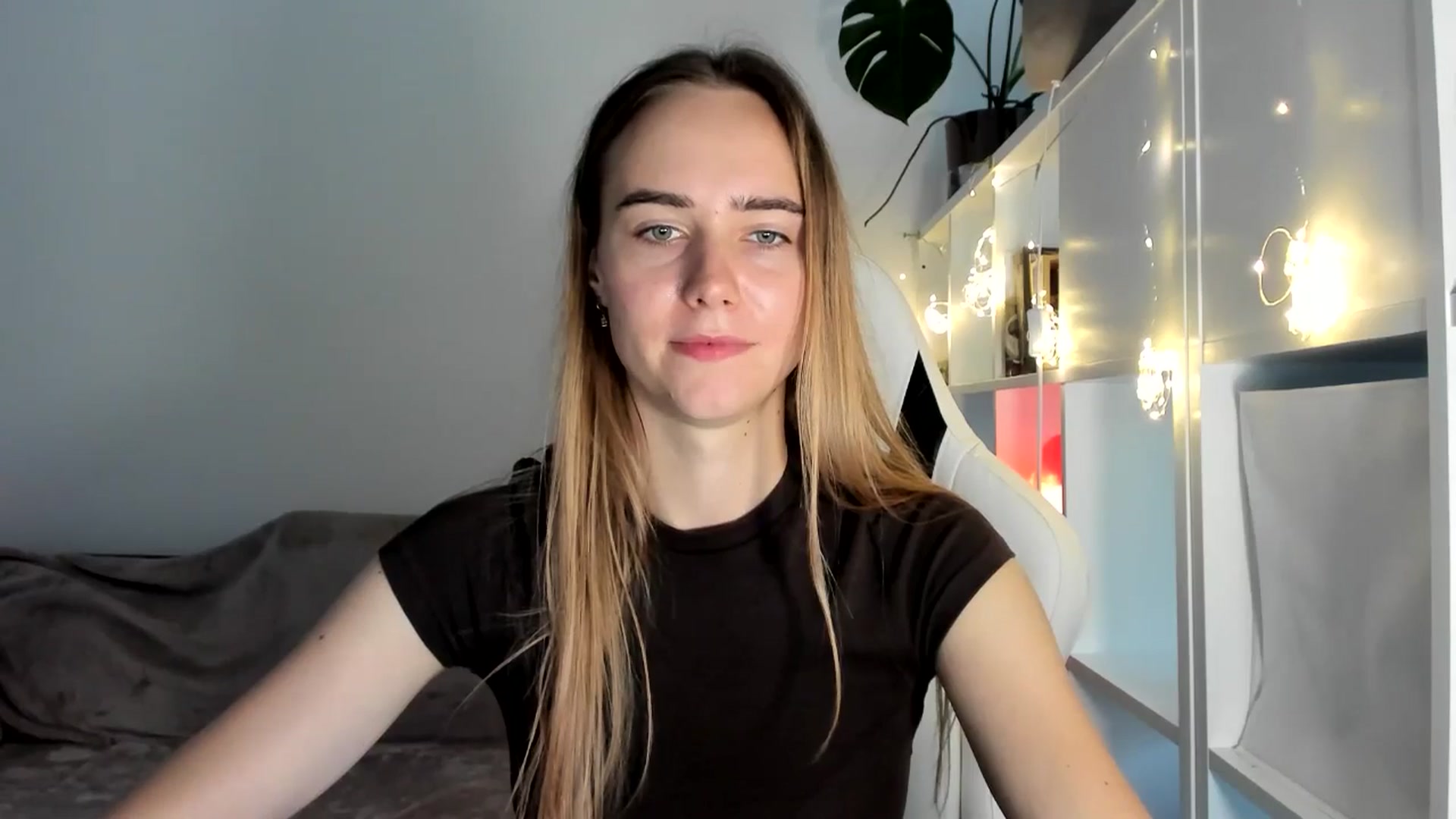 Gallery image thumbnail from OhAlisa's myfreecams stream on, 08/03/2025, 17:20 image 20 of 20