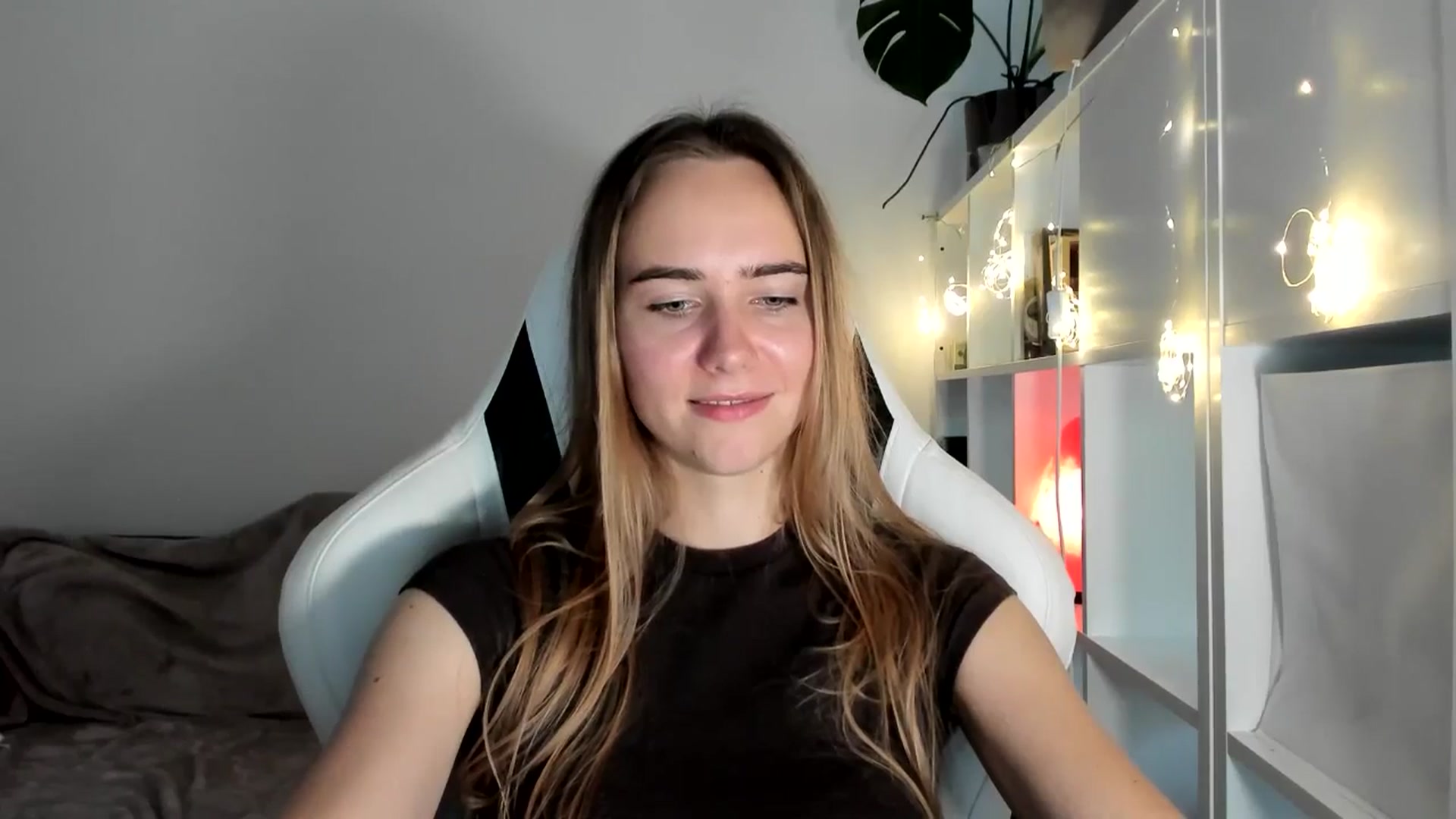 Gallery image thumbnail from OhAlisa's myfreecams stream on, 08/03/2025, 17:20 image 12 of 20