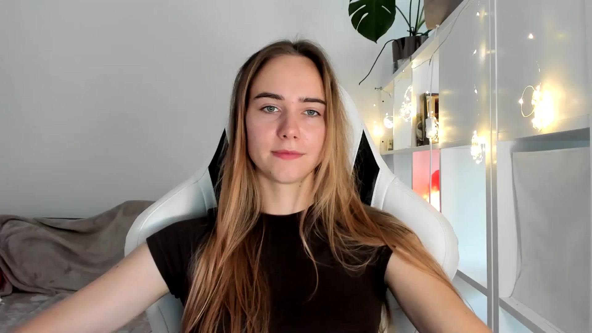 Gallery image thumbnail from OhAlisa's myfreecams stream on, 08/03/2025, 17:20 image 1 of 20