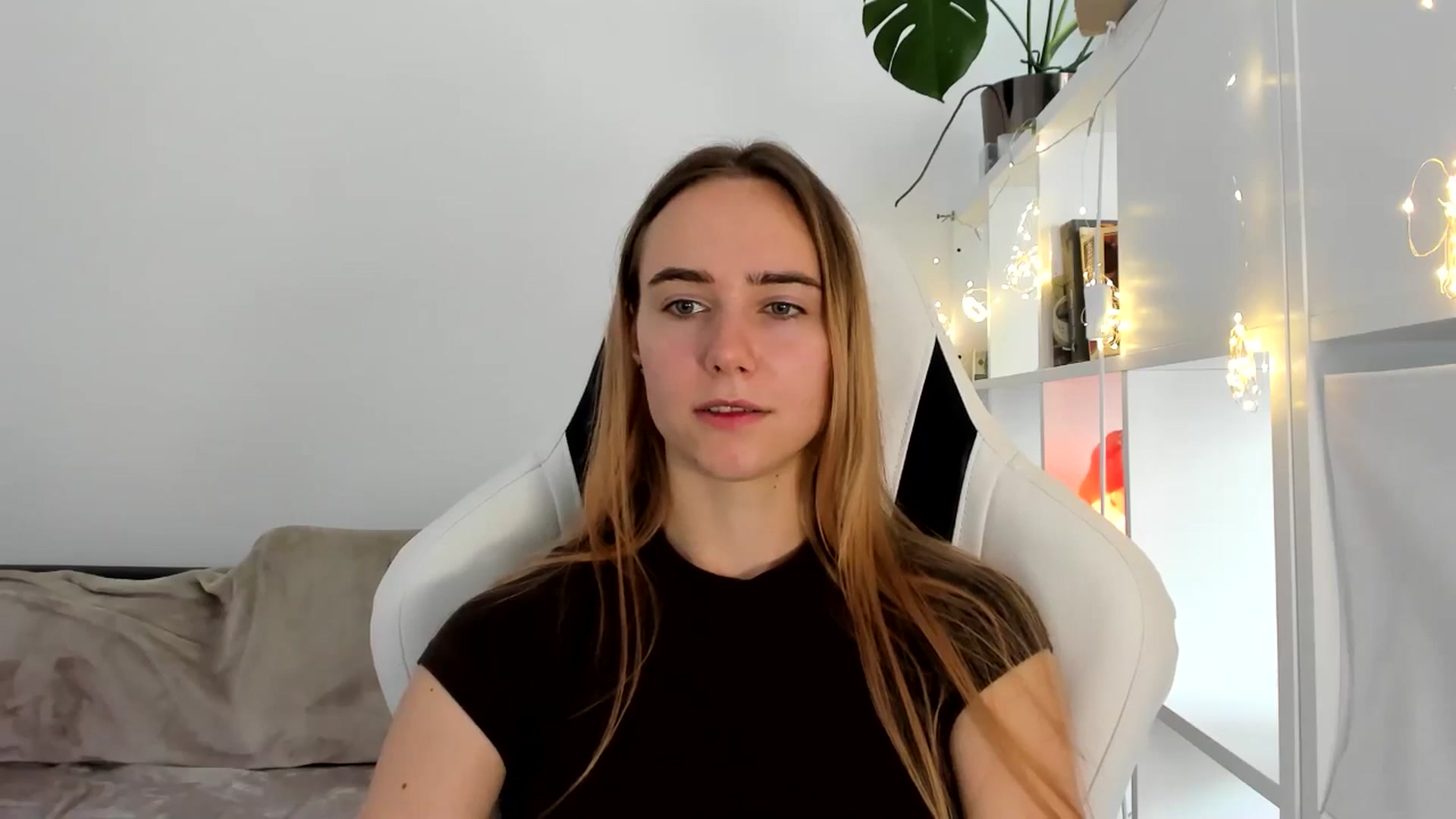 Gallery image thumbnail from OhAlisa's myfreecams stream on, 08/04/2025, 11:54 image 19 of 20