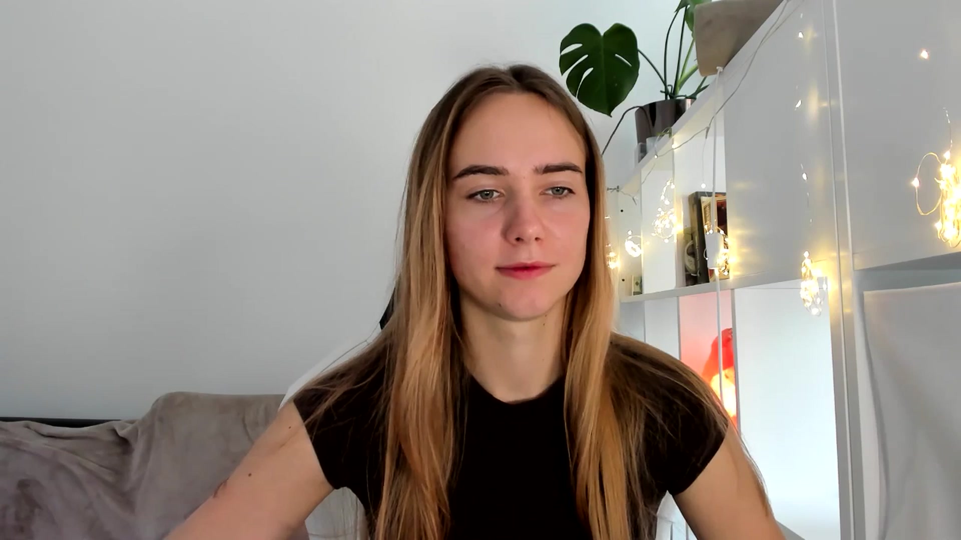 Gallery image thumbnail from OhAlisa's myfreecams stream on, 08/04/2025, 11:54 image 13 of 20