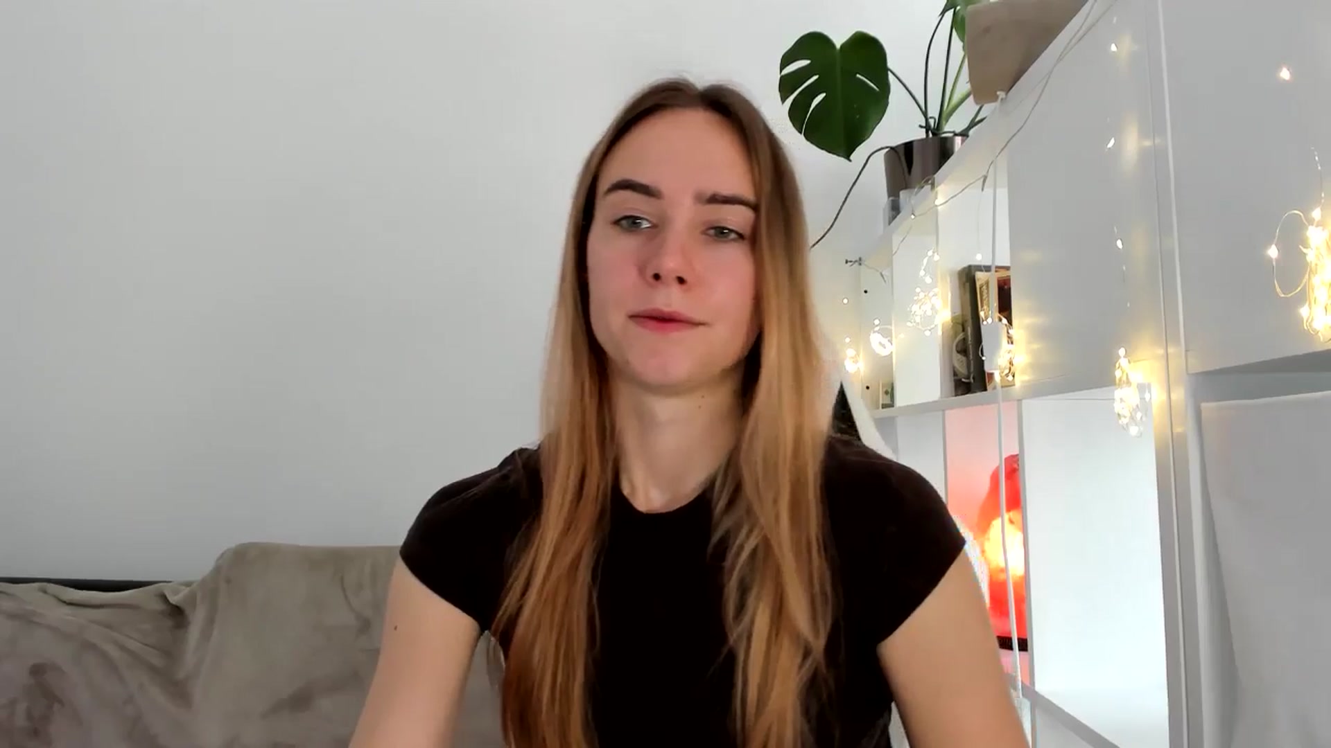 Gallery image thumbnail from OhAlisa's myfreecams stream on, 08/04/2025, 11:54 image 6 of 20