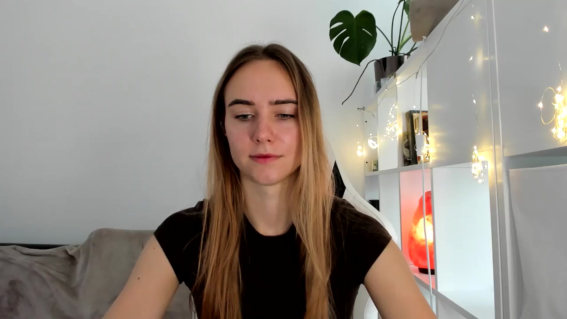 Gallery image thumbnail from OhAlisa's myfreecams stream on, 08/04/2025, 11:54 image 4 of 20