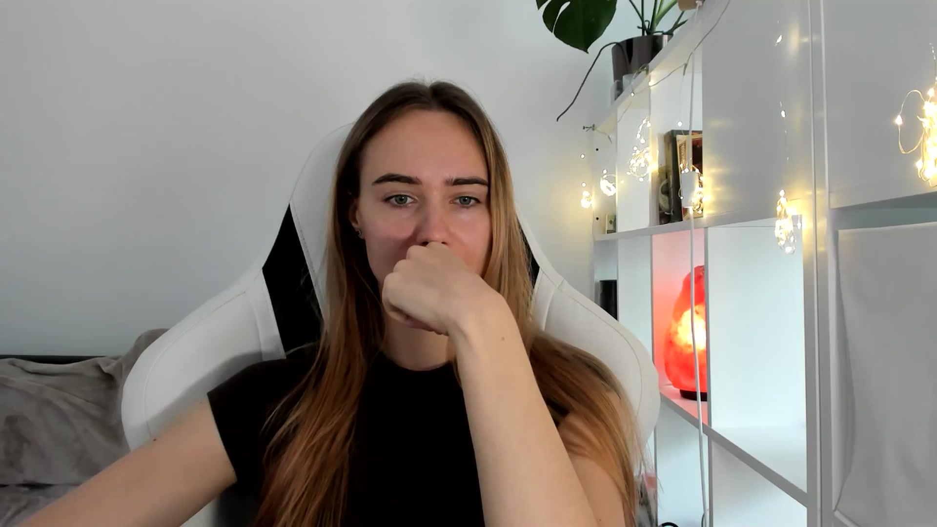 Gallery image thumbnail from OhAlisa's myfreecams stream on, 08/04/2025, 11:54 image 1 of 20
