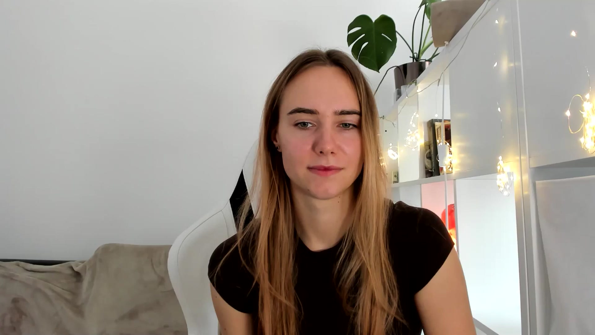 Gallery image thumbnail from OhAlisa's myfreecams stream on, 08/04/2025, 11:54 image 8 of 20