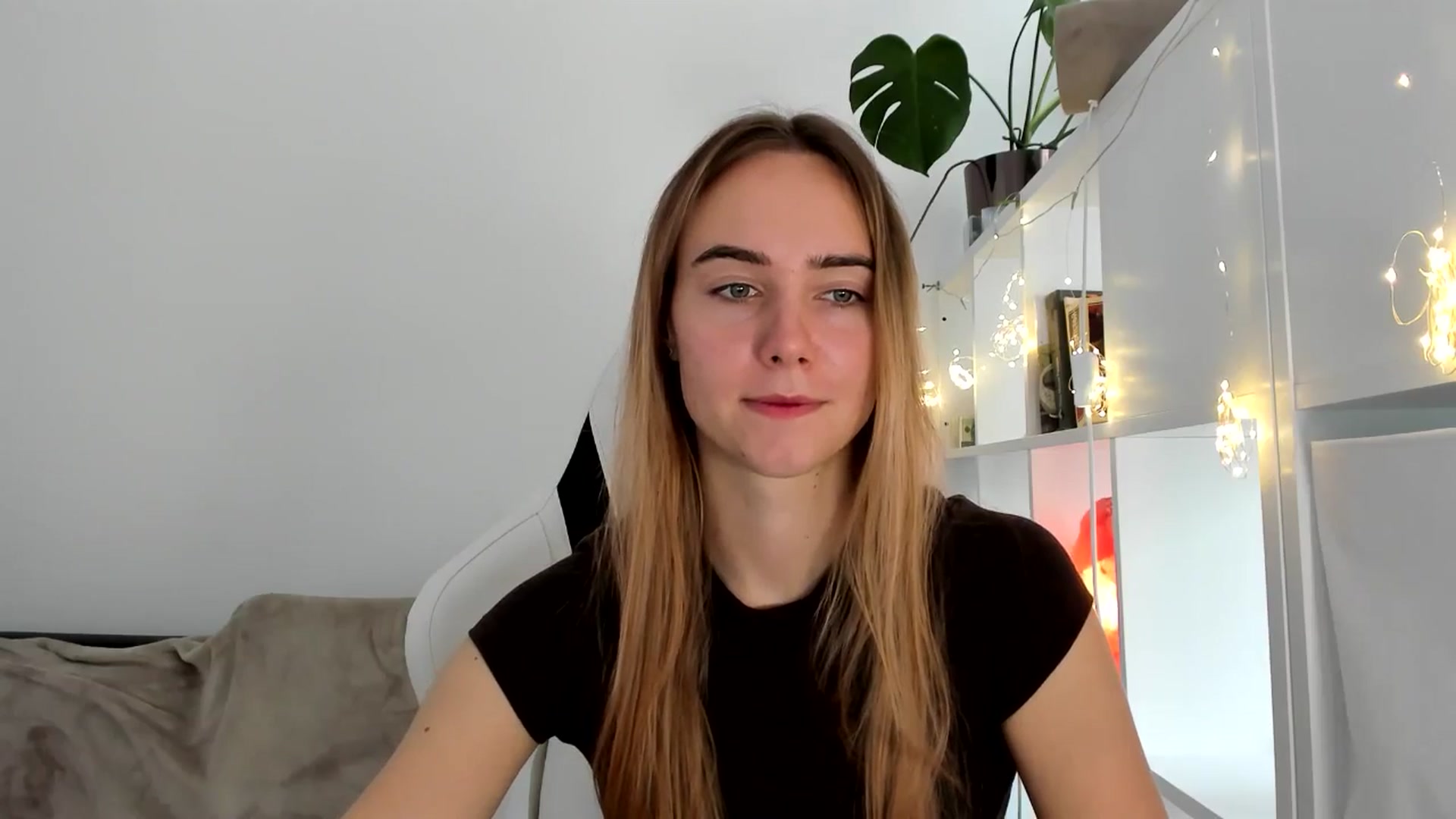 Gallery image thumbnail from OhAlisa's myfreecams stream on, 08/04/2025, 11:54 image 7 of 20