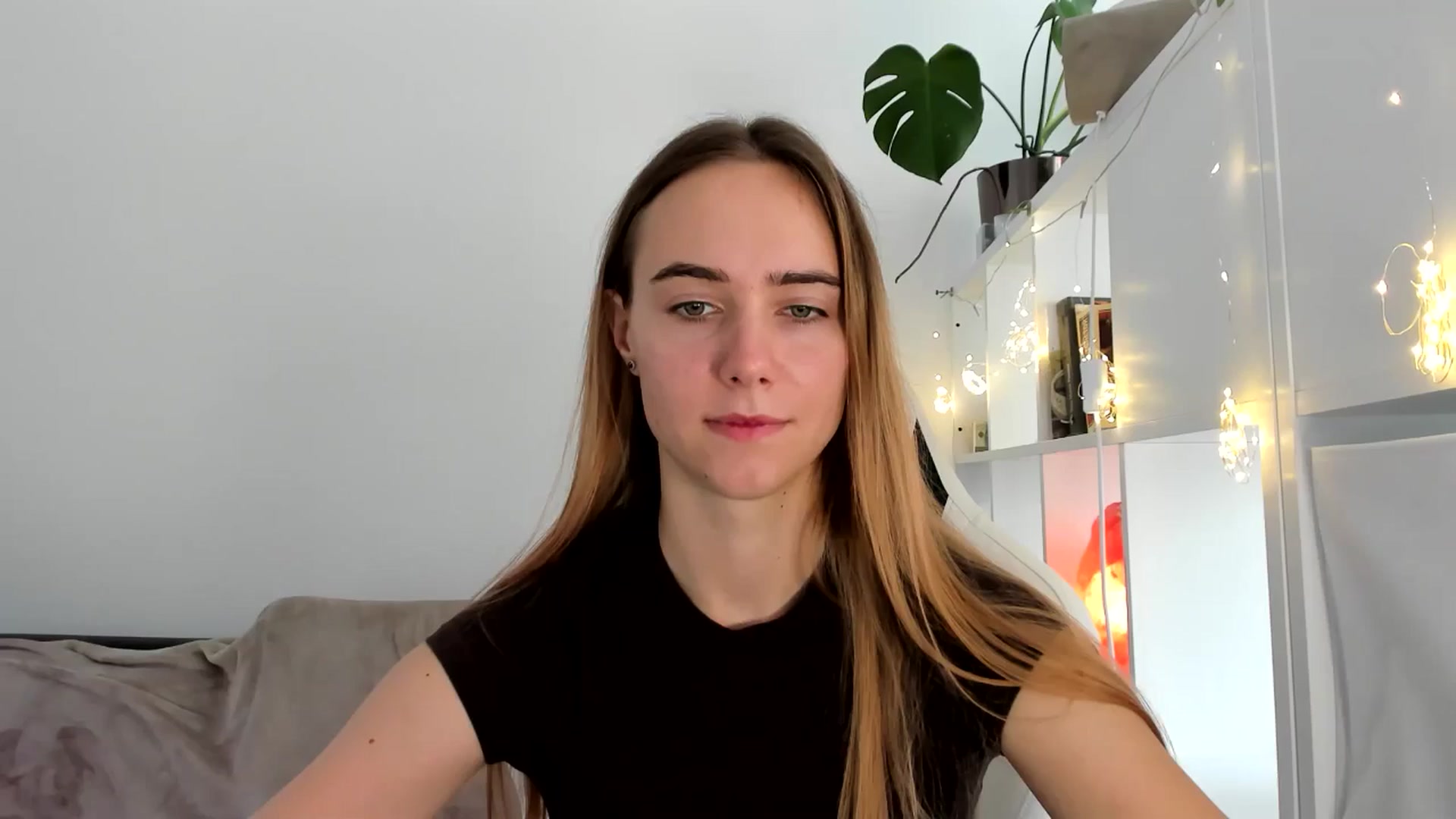 Gallery image thumbnail from OhAlisa's myfreecams stream on, 08/04/2025, 11:54 image 14 of 20