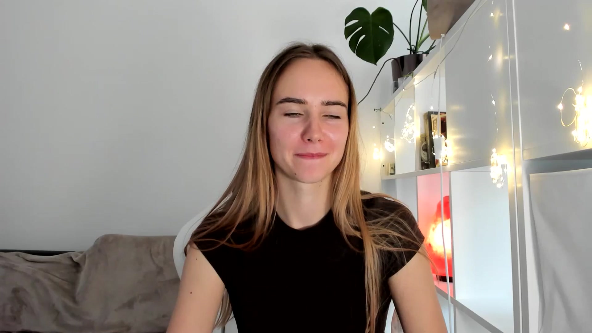 Gallery image thumbnail from OhAlisa's myfreecams stream on, 08/04/2025, 13:17 image 19 of 20