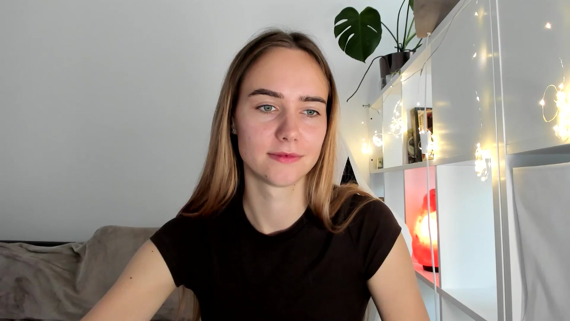 Gallery image thumbnail from OhAlisa's myfreecams stream on, 08/04/2025, 13:17 image 3 of 20