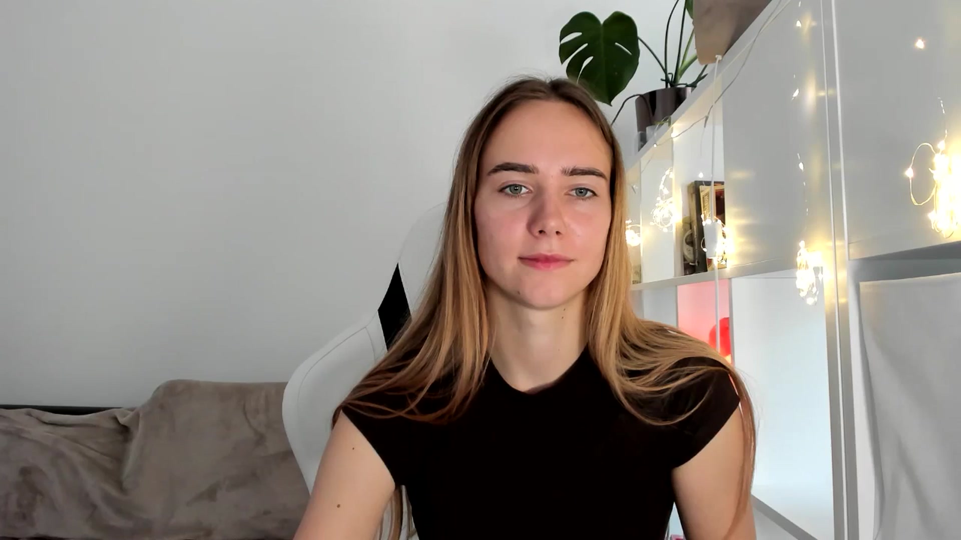 Gallery image thumbnail from OhAlisa's myfreecams stream on, 08/04/2025, 13:17 image 17 of 20