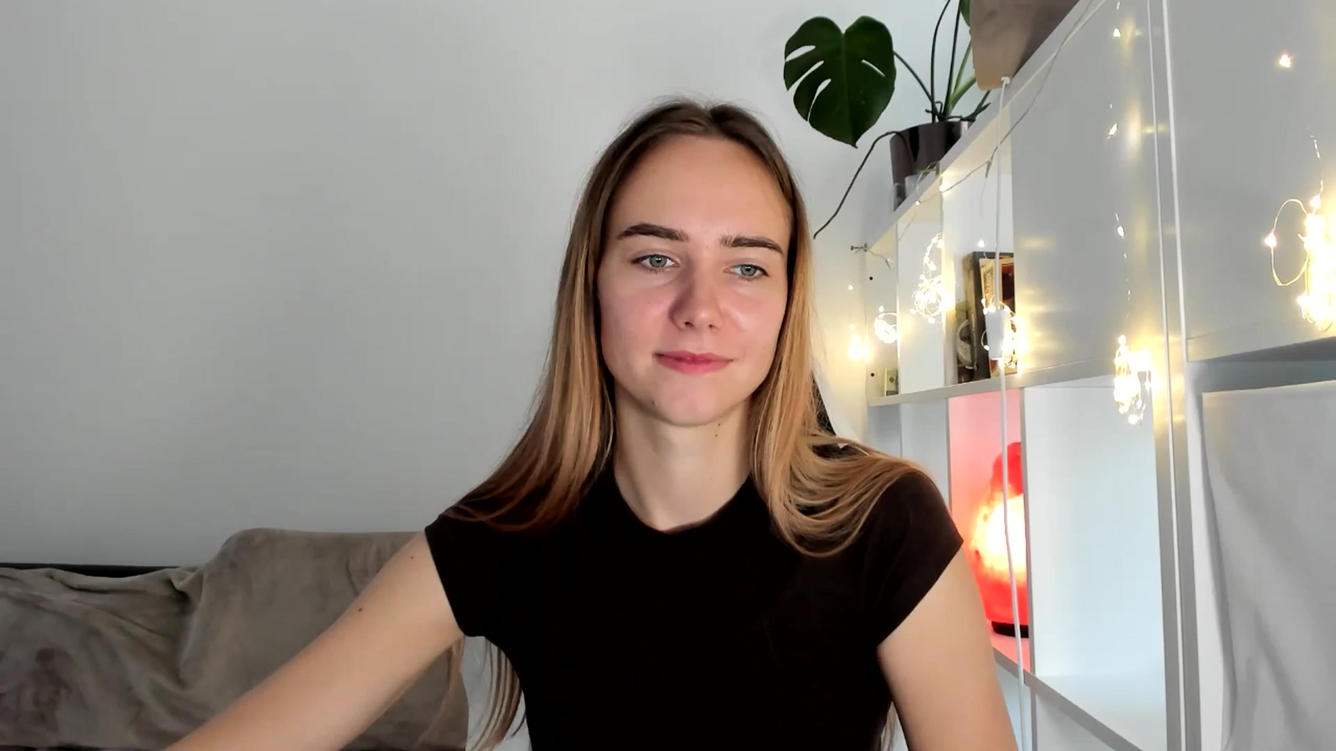 Gallery image thumbnail from OhAlisa's myfreecams stream on, 08/04/2025, 13:17 image 11 of 20