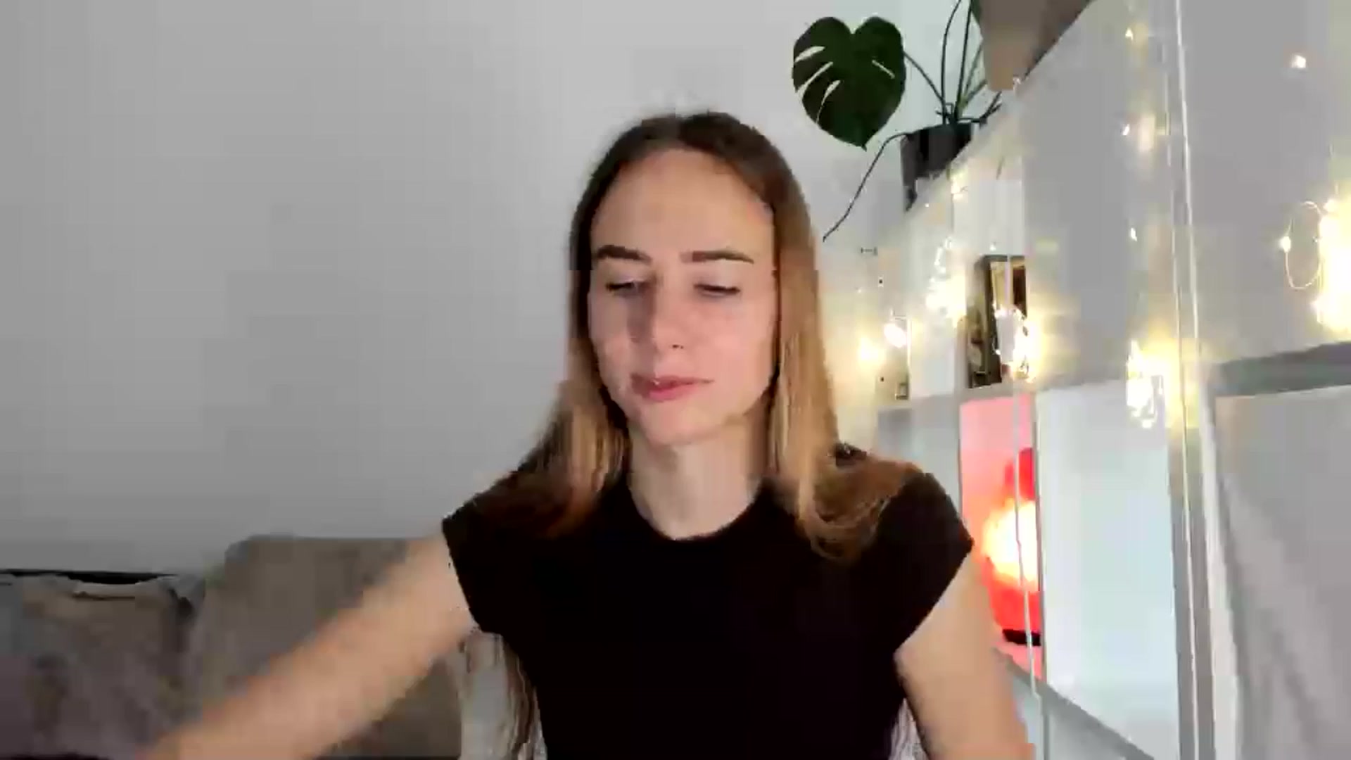 Gallery image thumbnail from OhAlisa's myfreecams stream on, 08/04/2025, 13:17 image 8 of 20