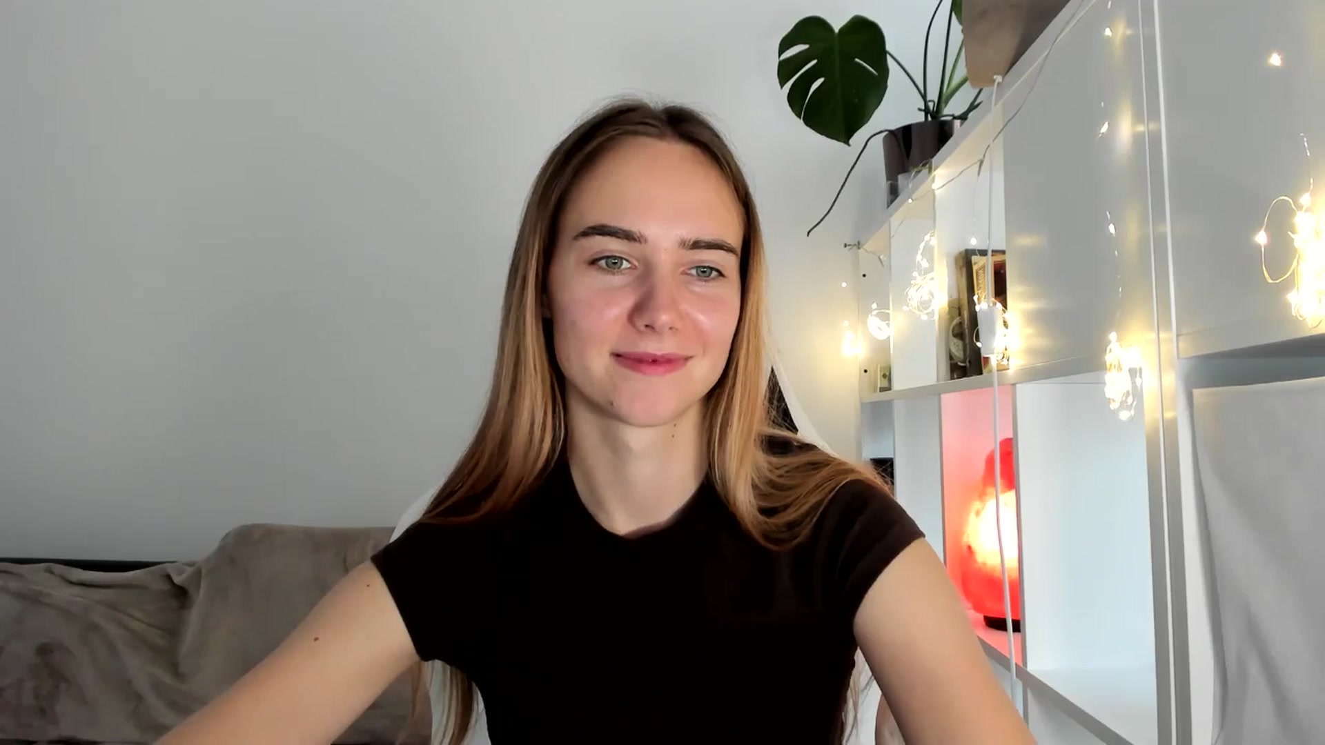 Gallery image thumbnail from OhAlisa's myfreecams stream on, 08/04/2025, 13:17 image 5 of 20