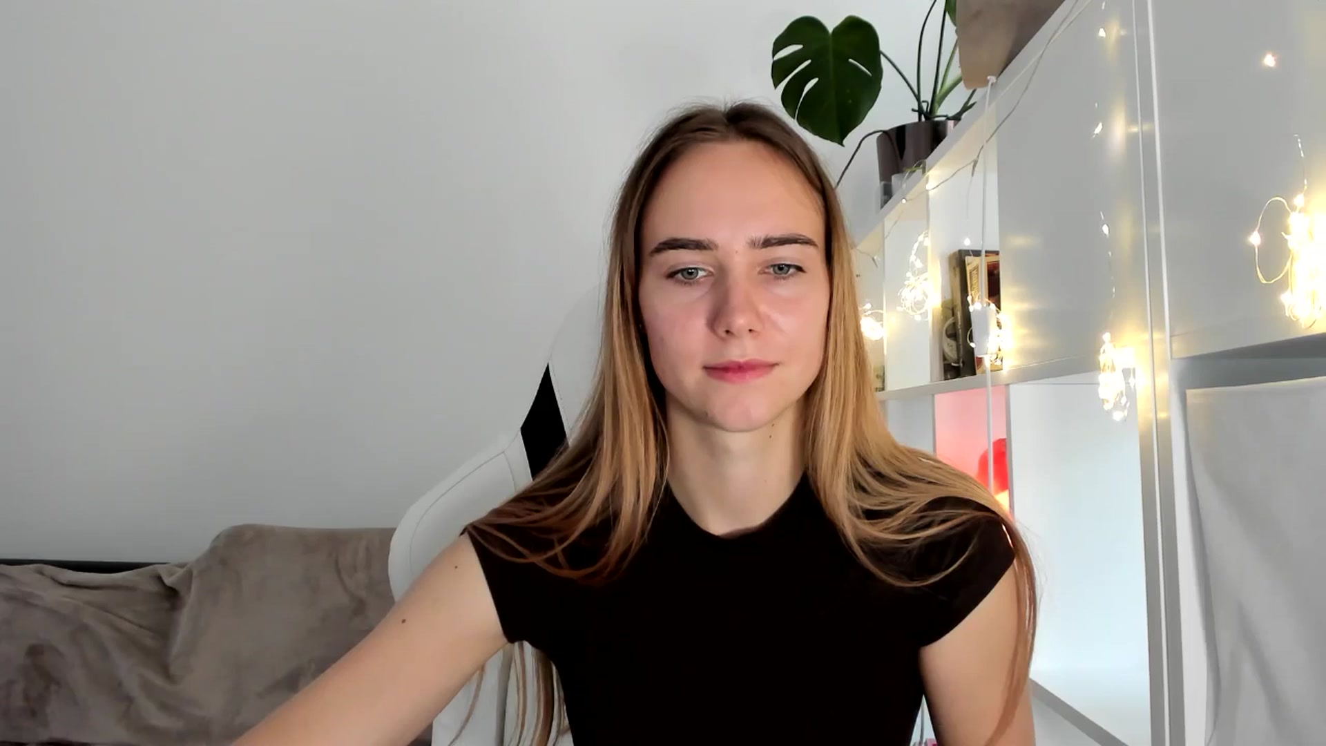 Gallery image thumbnail from OhAlisa's myfreecams stream on, 08/04/2025, 13:17 image 18 of 20