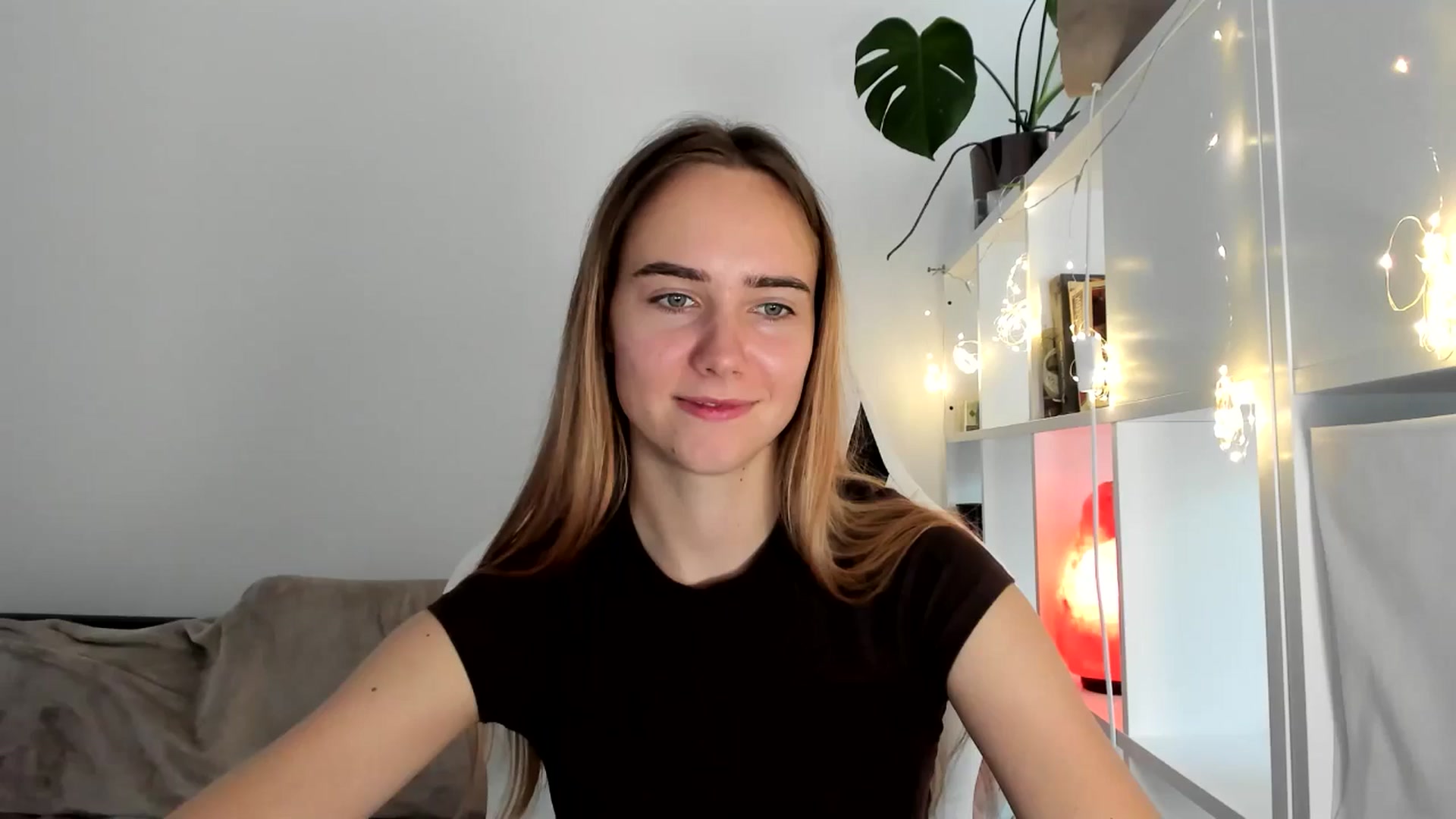 Gallery image thumbnail from OhAlisa's myfreecams stream on, 08/04/2025, 13:17 image 6 of 20