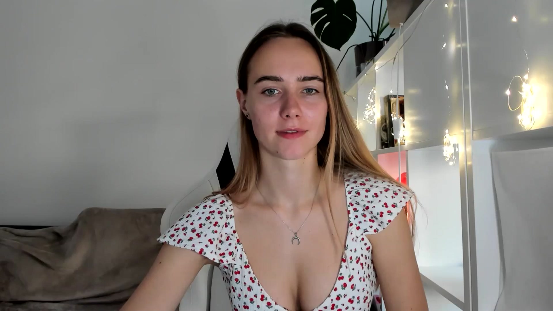 Gallery image thumbnail from OhAlisa's myfreecams stream on, 08/04/2025, 17:29 image 17 of 20