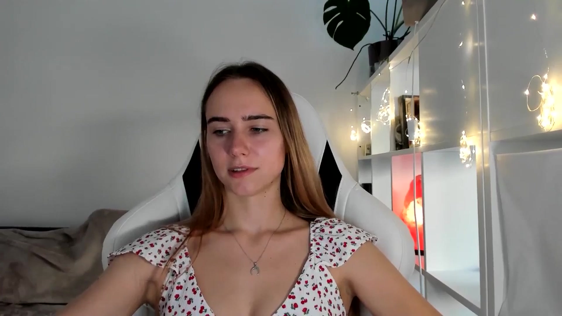 Gallery image thumbnail from OhAlisa's myfreecams stream on, 08/04/2025, 17:29 image 9 of 20