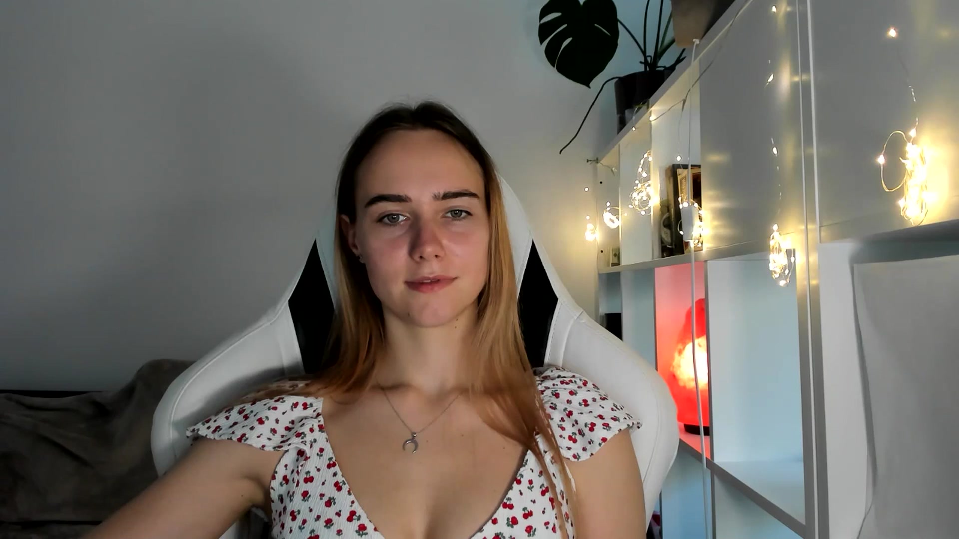 Gallery image thumbnail from OhAlisa's myfreecams stream on, 08/04/2025, 17:29 image 13 of 20
