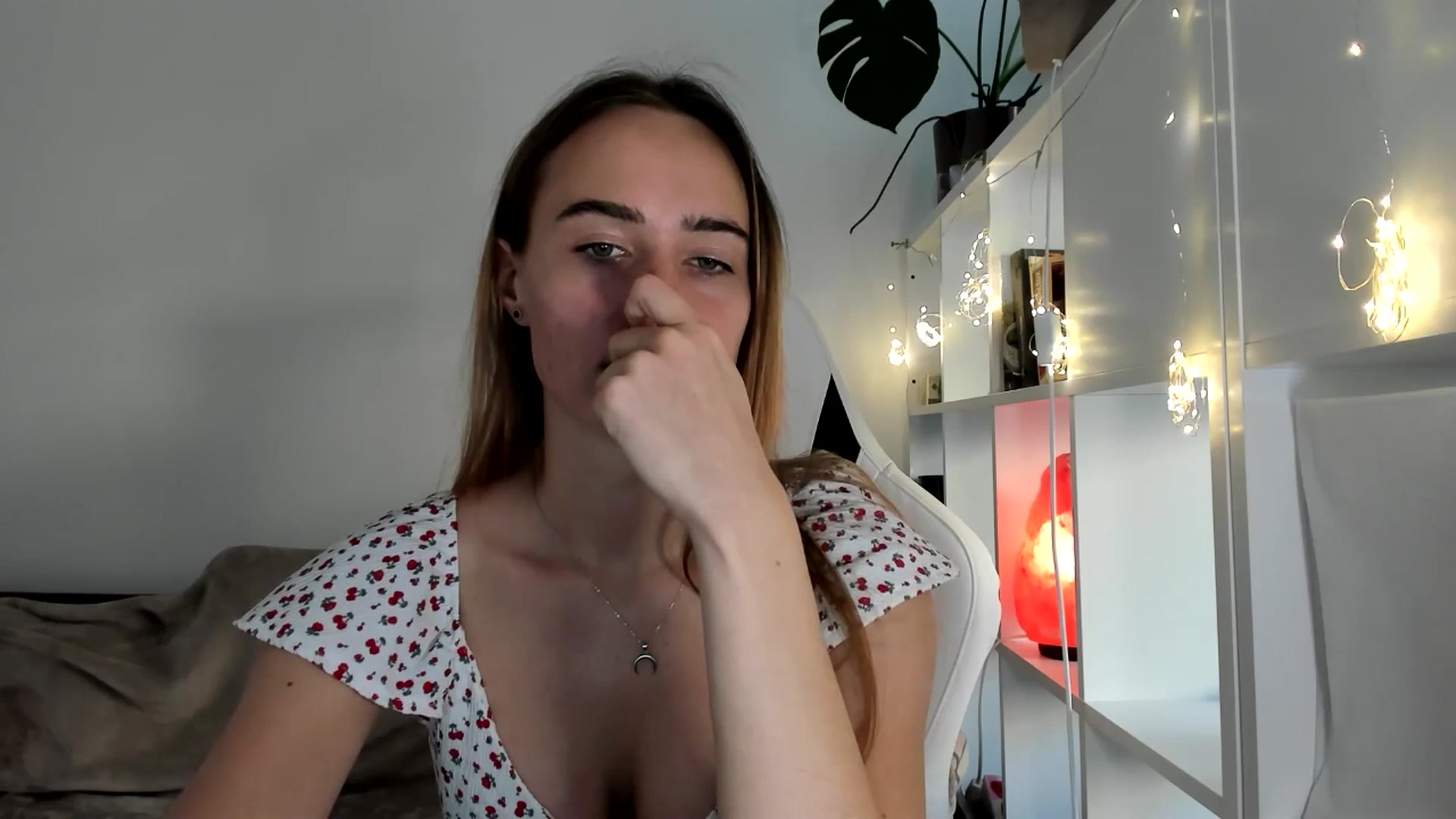 Gallery image thumbnail from OhAlisa's myfreecams stream on, 08/04/2025, 17:29 image 14 of 20