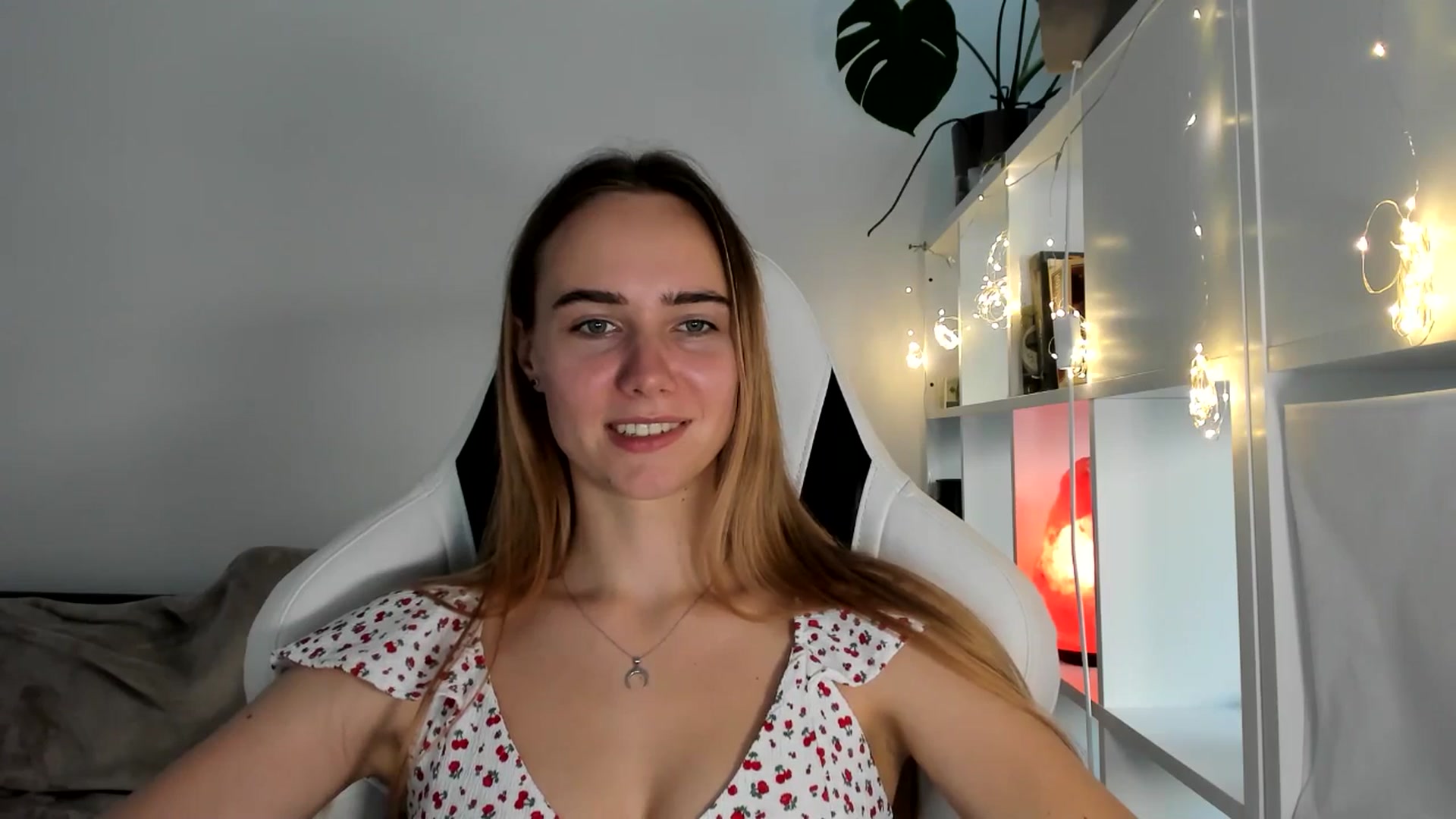 Gallery image thumbnail from OhAlisa's myfreecams stream on, 08/04/2025, 17:29 image 7 of 20