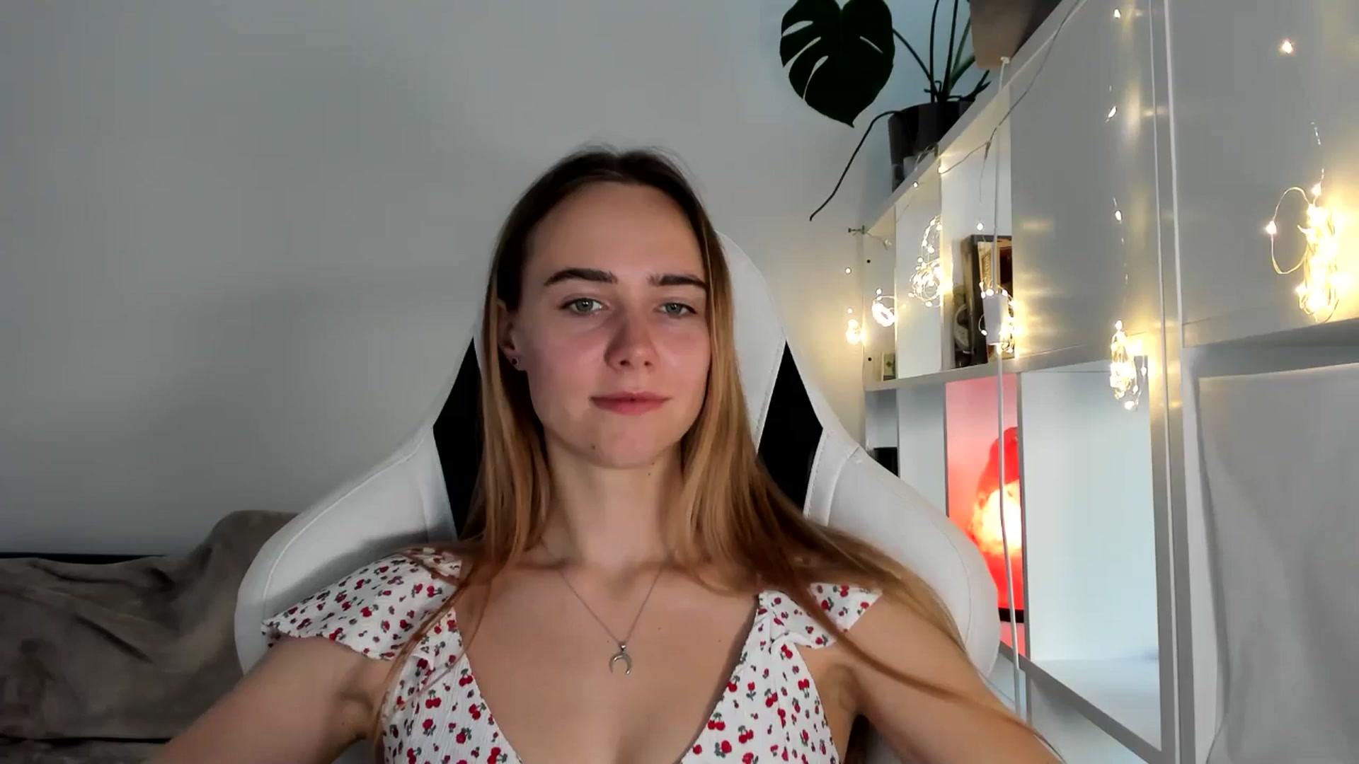 Gallery image thumbnail from OhAlisa's myfreecams stream on, 08/04/2025, 17:29 image 8 of 20