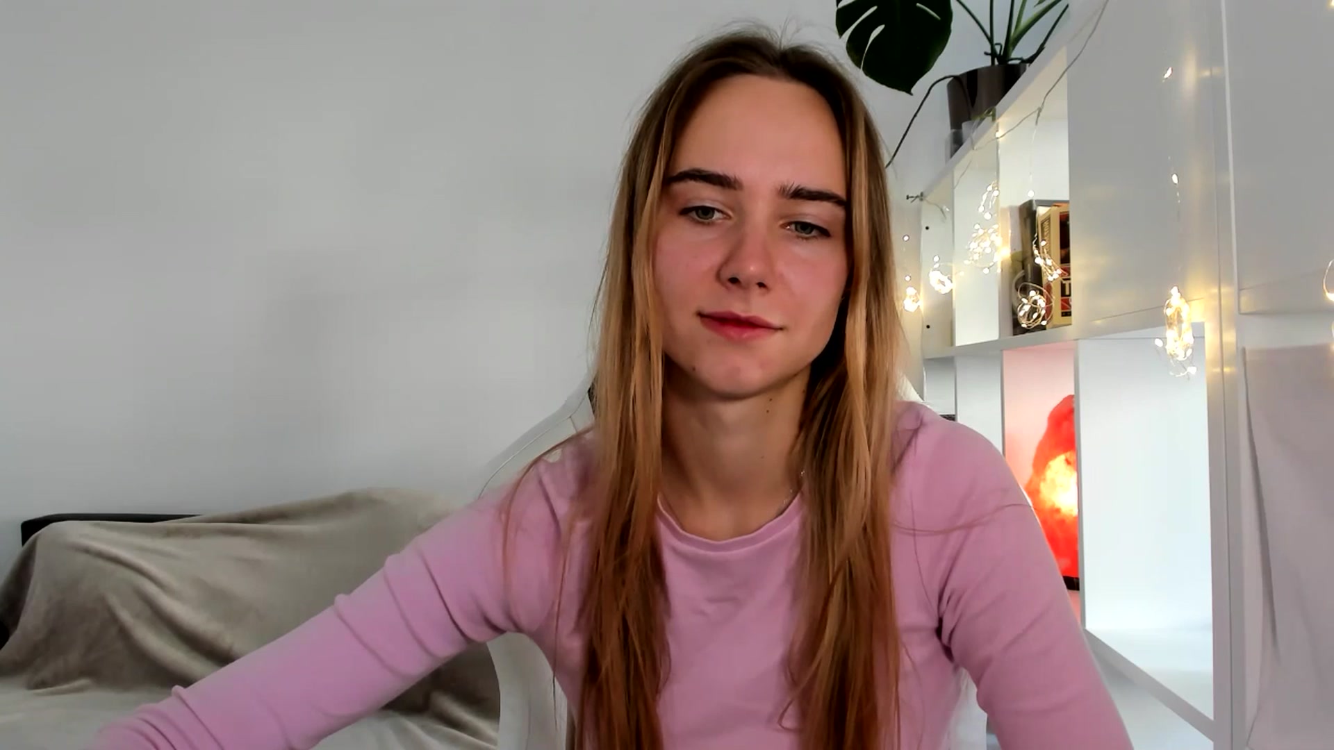 Gallery image thumbnail from OhAlisa's myfreecams stream on, 08/05/2025, 16:14 image 3 of 20