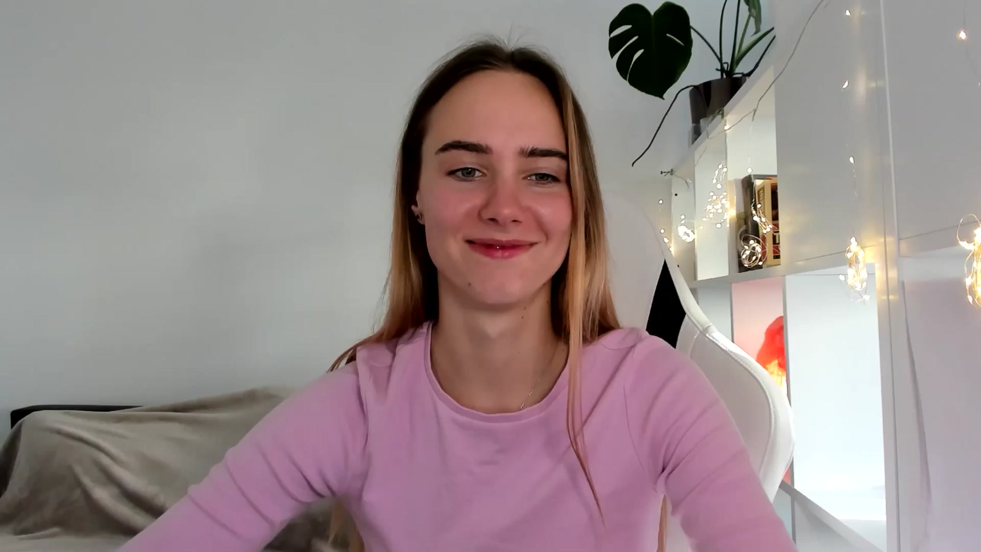 Gallery image thumbnail from OhAlisa's myfreecams stream on, 08/05/2025, 16:14 image 8 of 20