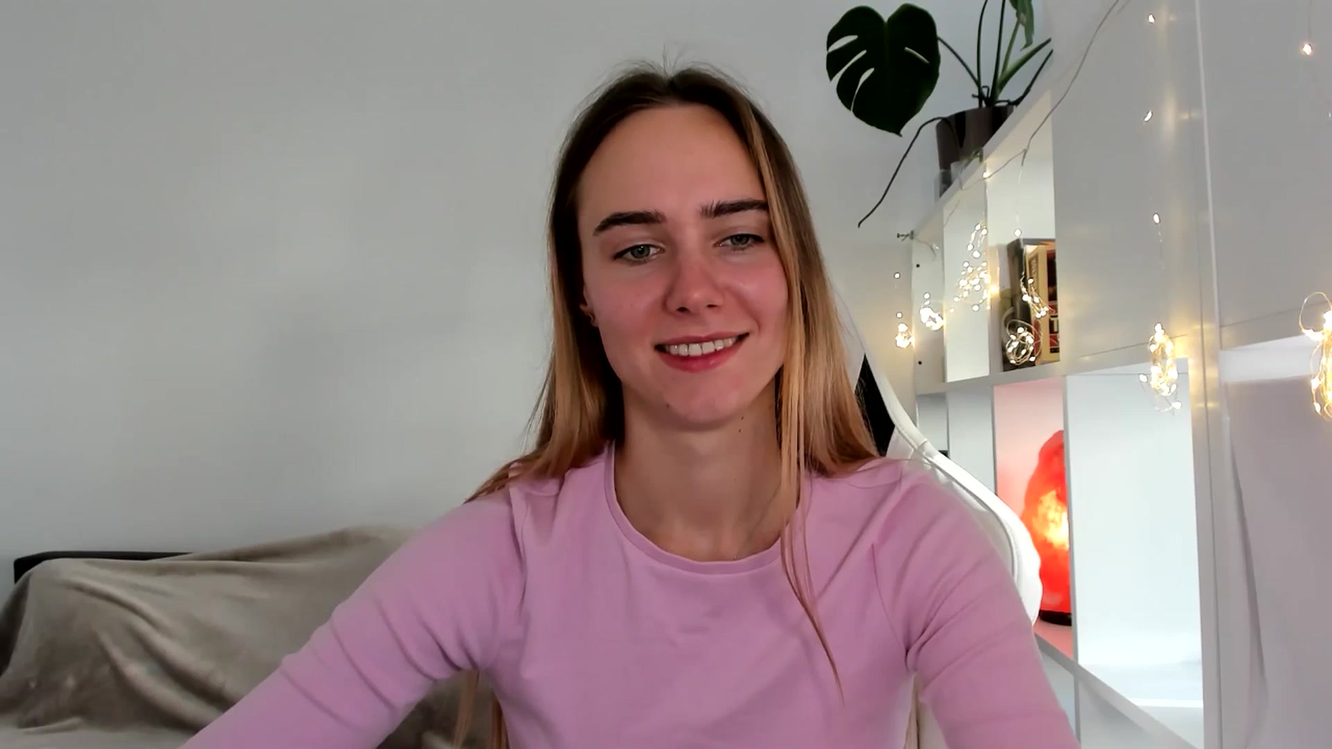 Gallery image thumbnail from OhAlisa's myfreecams stream on, 08/05/2025, 16:14 image 9 of 20