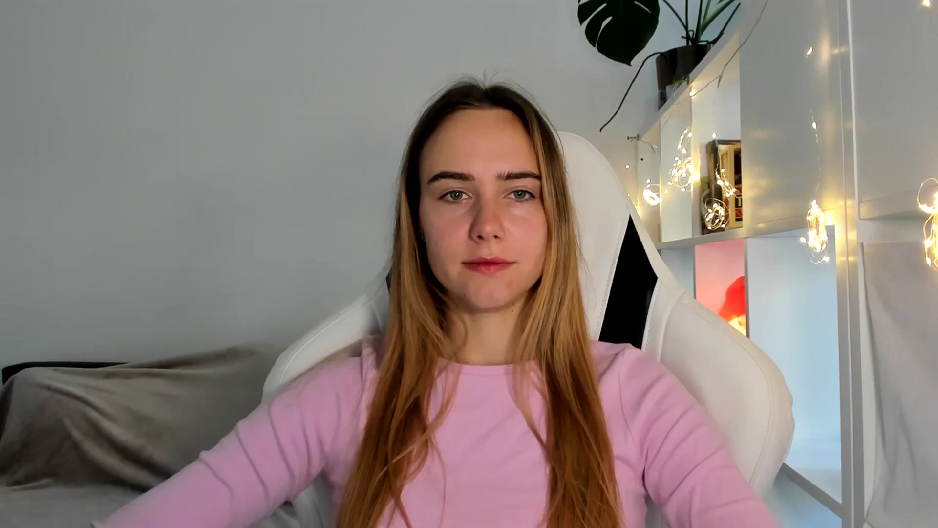 Gallery image thumbnail from OhAlisa's myfreecams stream on, 08/05/2025, 16:14 image 17 of 20