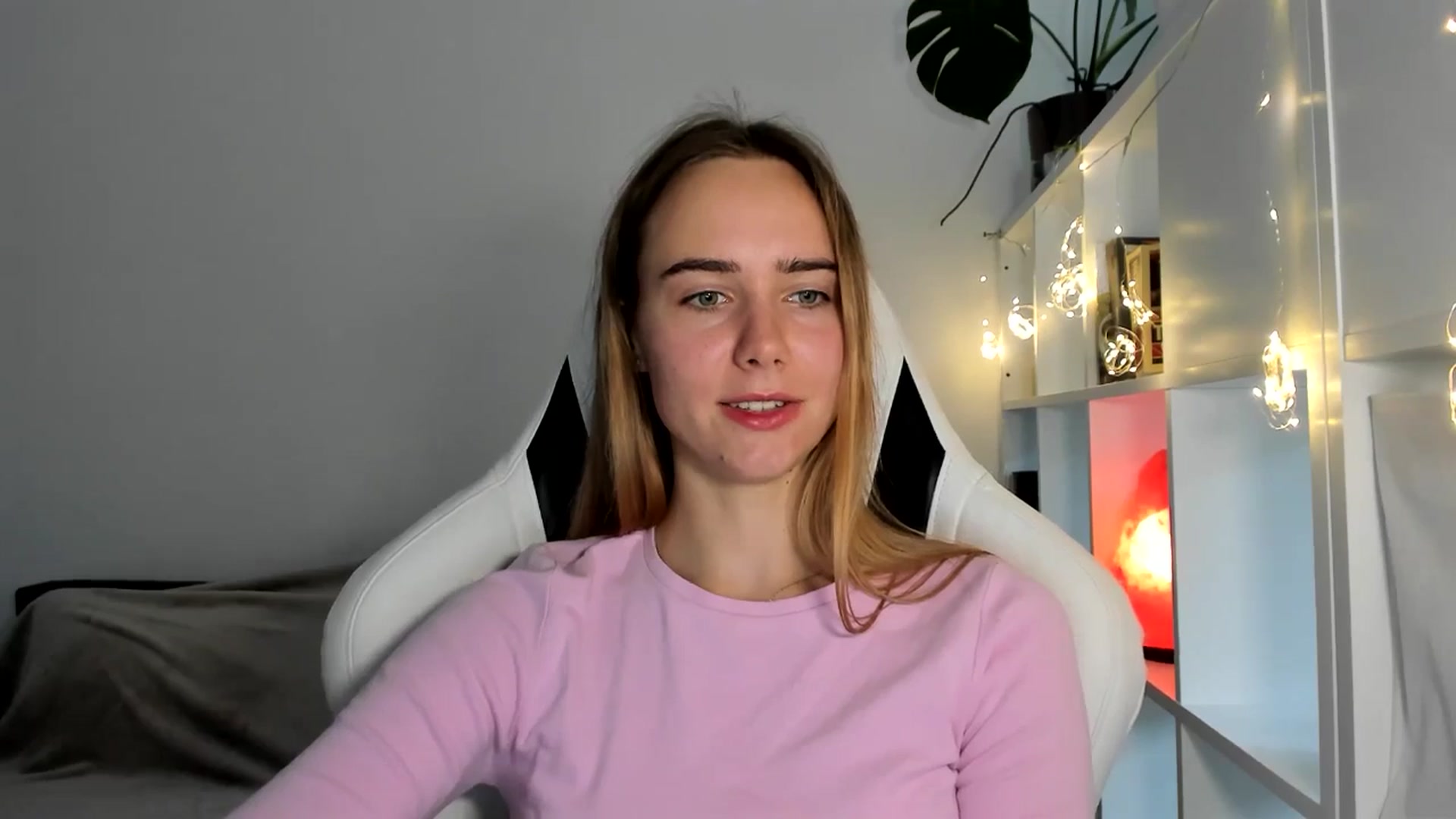Gallery image thumbnail from OhAlisa's myfreecams stream on, 08/05/2025, 16:46 image 18 of 20