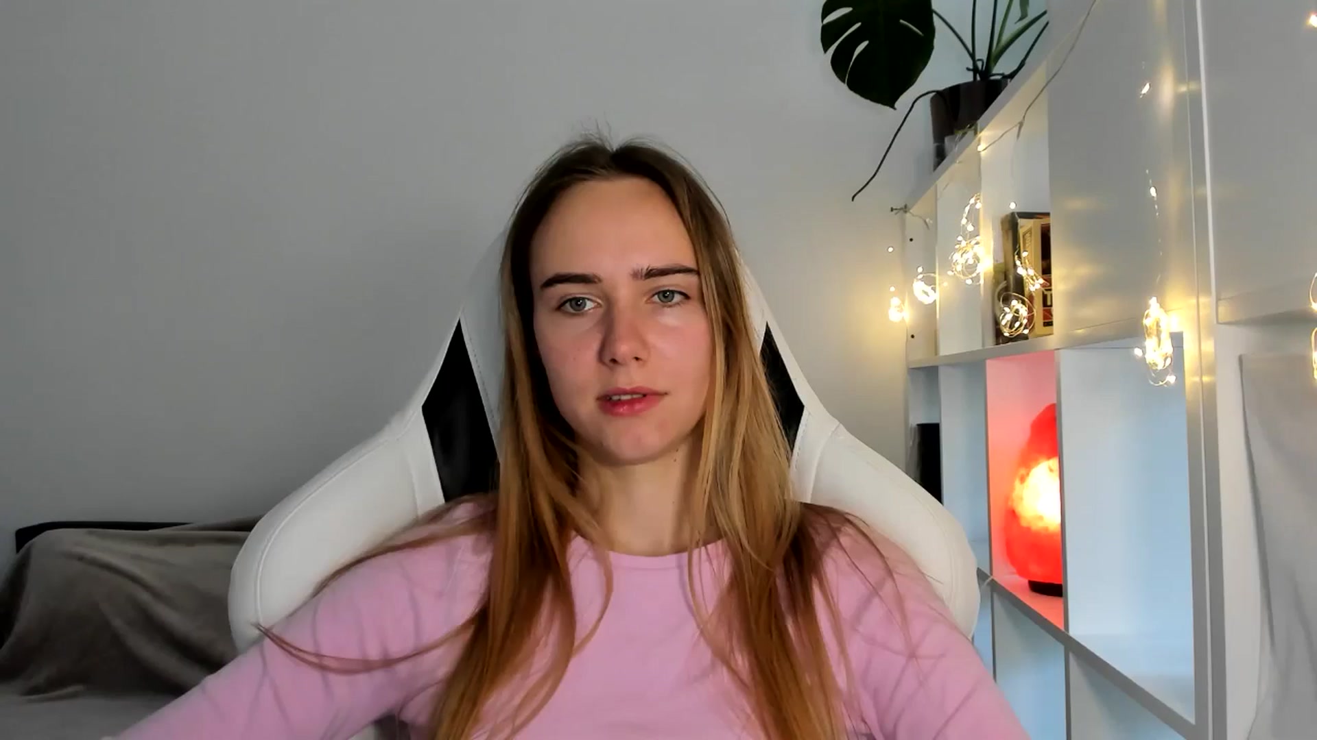 Gallery image thumbnail from OhAlisa's myfreecams stream on, 08/05/2025, 16:46 image 6 of 20