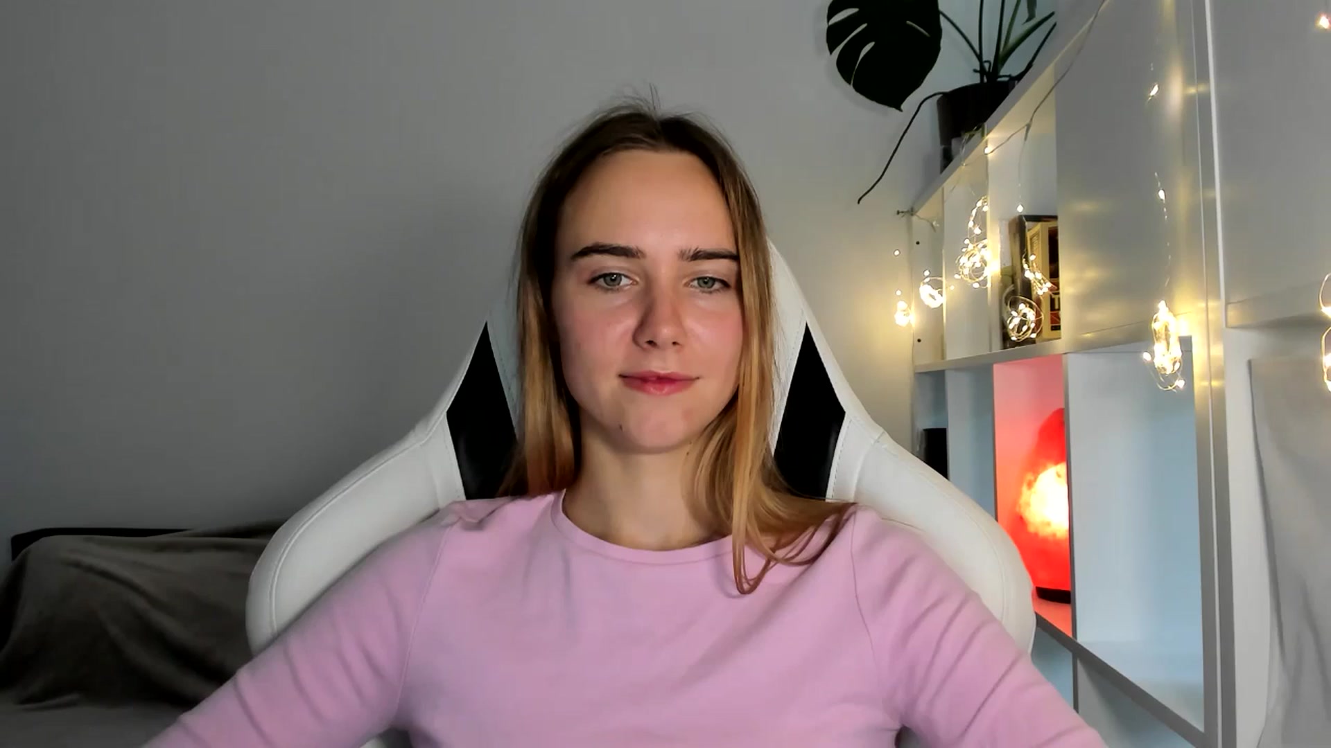 Gallery image thumbnail from OhAlisa's myfreecams stream on, 08/05/2025, 16:46 image 19 of 20