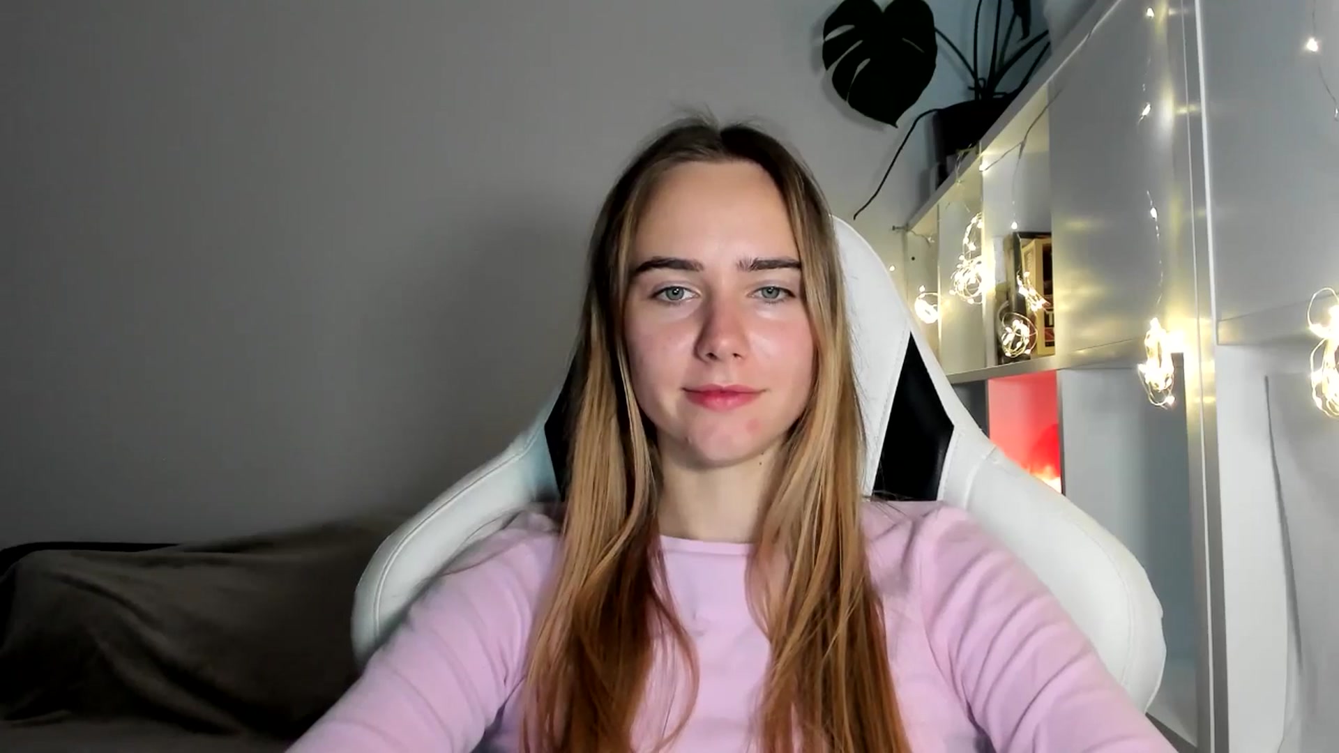 Gallery image thumbnail from OhAlisa's myfreecams stream on, 08/05/2025, 20:02 image 3 of 20