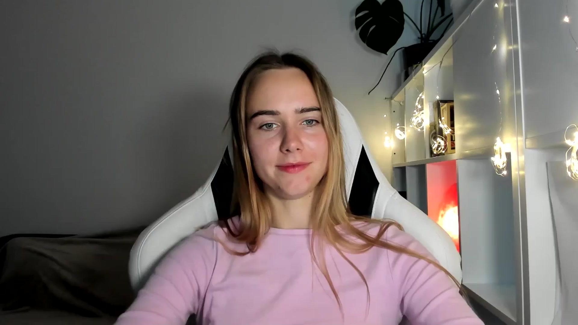Gallery image thumbnail from OhAlisa's myfreecams stream on, 08/05/2025, 20:02 image 2 of 20