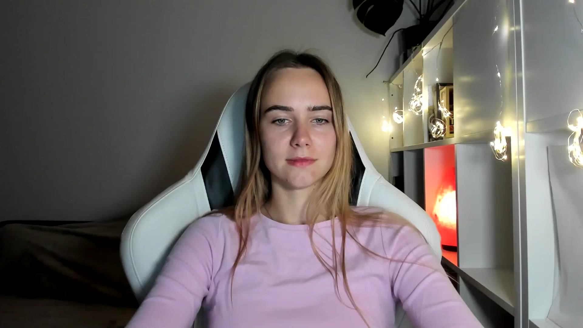 Gallery image thumbnail from OhAlisa's myfreecams stream on, 08/05/2025, 20:02 image 16 of 20