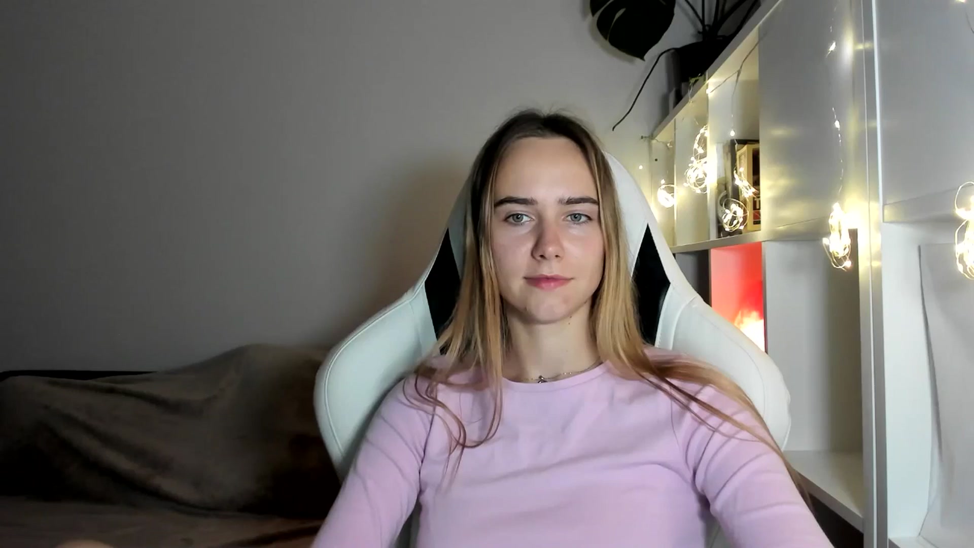 Gallery image thumbnail from OhAlisa's myfreecams stream on, 08/05/2025, 20:02 image 18 of 20