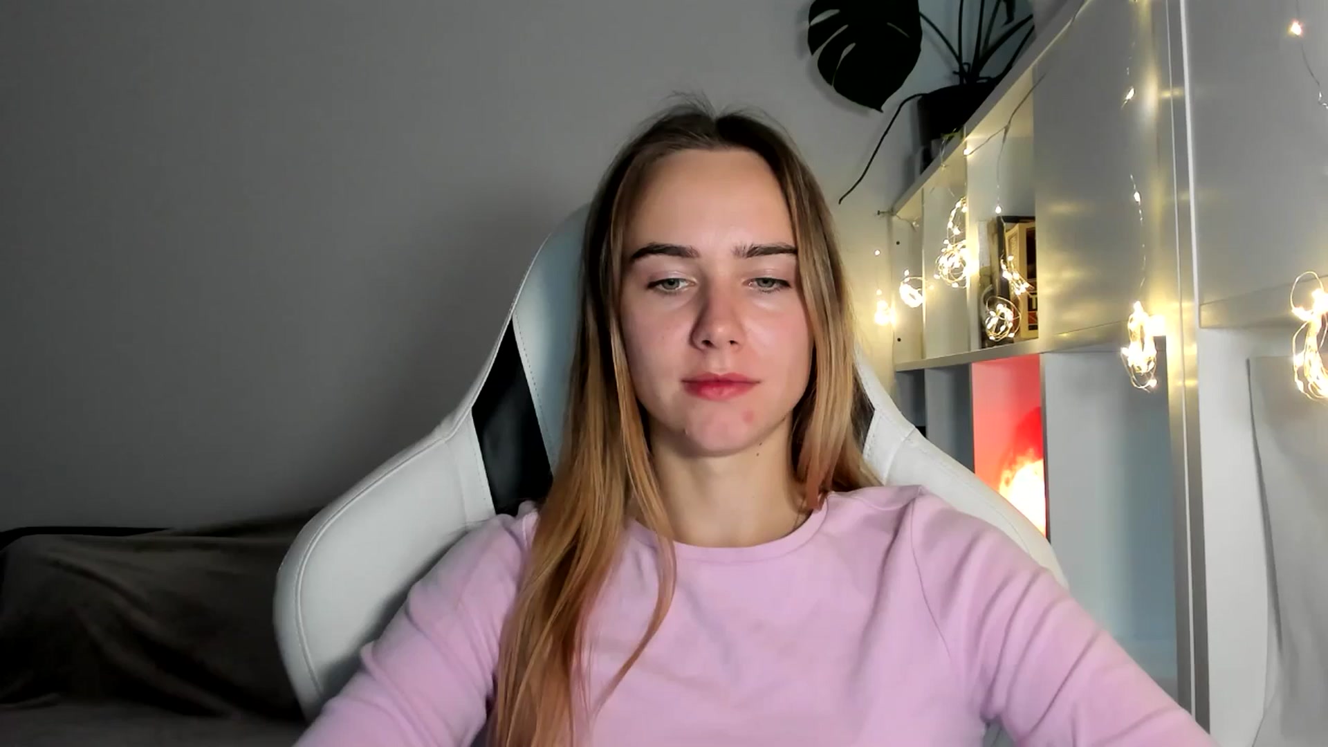 Gallery image thumbnail from OhAlisa's myfreecams stream on, 08/05/2025, 20:02 image 1 of 20