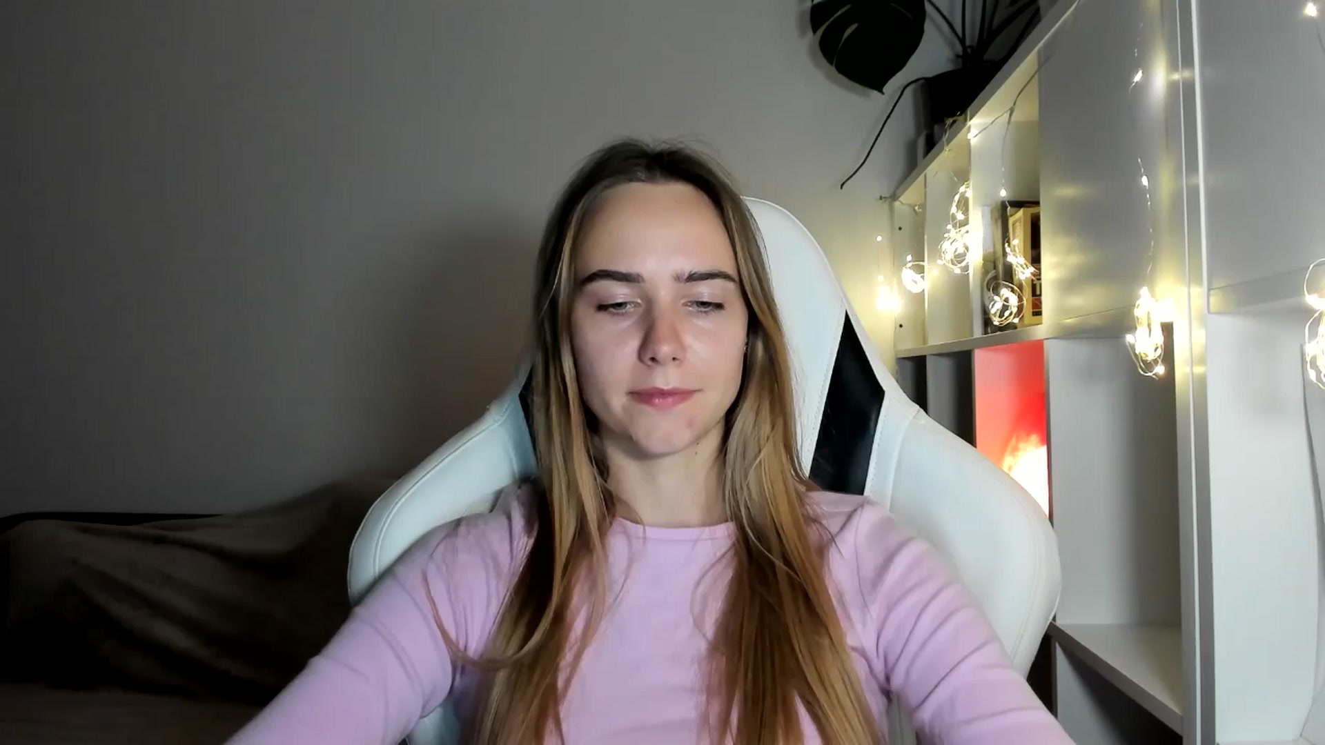 Gallery image thumbnail from OhAlisa's myfreecams stream on, 08/05/2025, 21:13 image 7 of 20