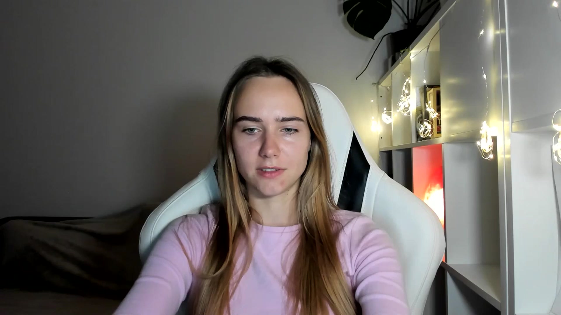 Gallery image thumbnail from OhAlisa's myfreecams stream on, 08/05/2025, 21:13 image 6 of 20