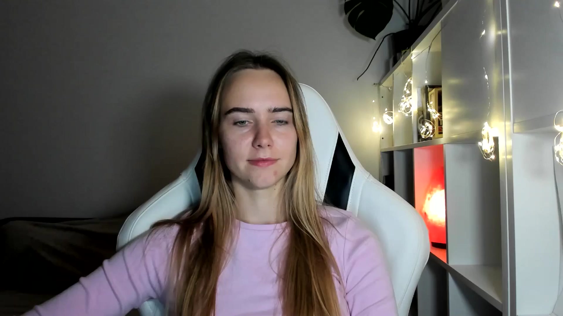 Gallery image thumbnail from OhAlisa's myfreecams stream on, 08/05/2025, 21:13 image 1 of 20