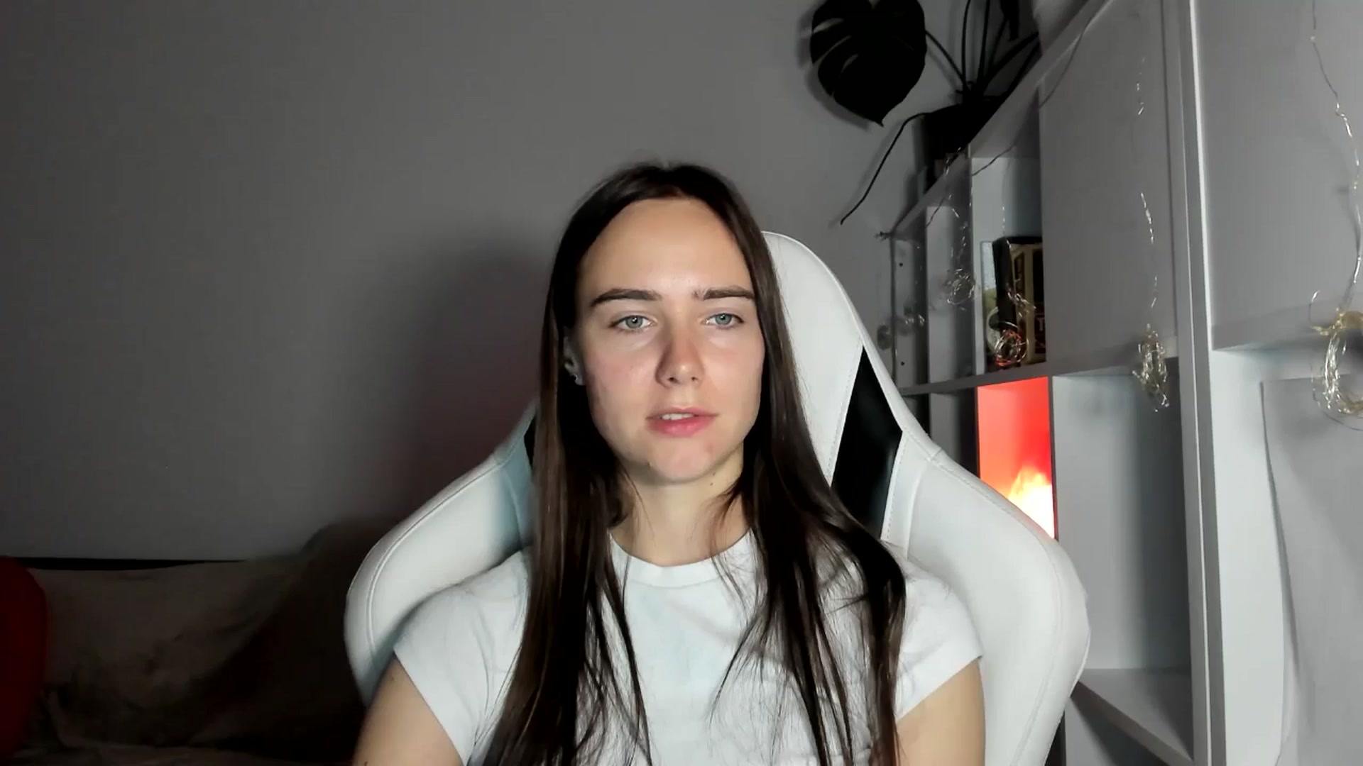 Gallery image thumbnail from OhAlisa's myfreecams stream on, 08/06/2025, 19:13 image 16 of 20