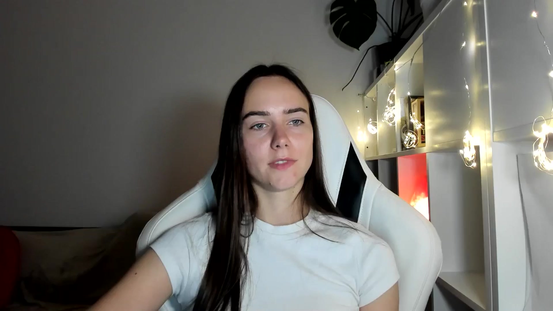 Gallery image thumbnail from OhAlisa's myfreecams stream on, 08/06/2025, 20:40 image 20 of 20