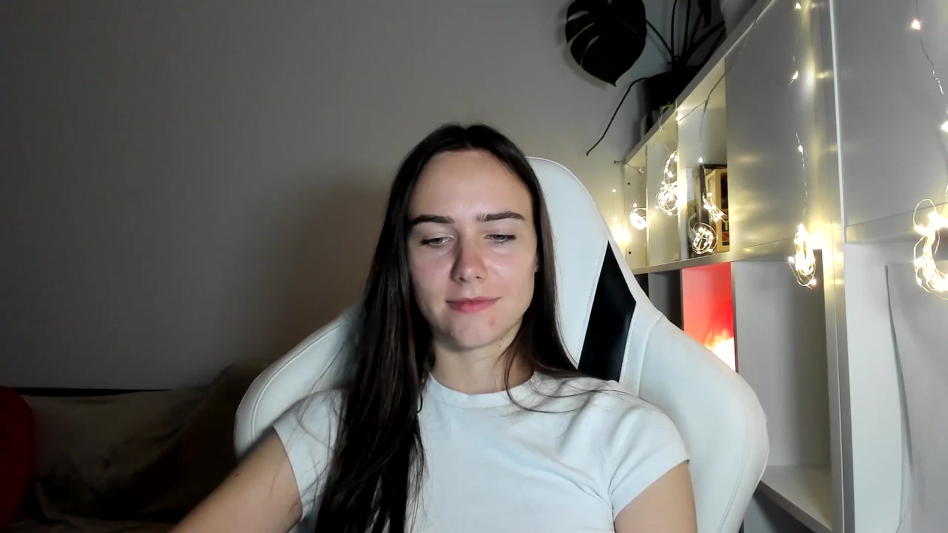 Gallery image thumbnail from OhAlisa's myfreecams stream on, 08/06/2025, 20:40 image 19 of 20