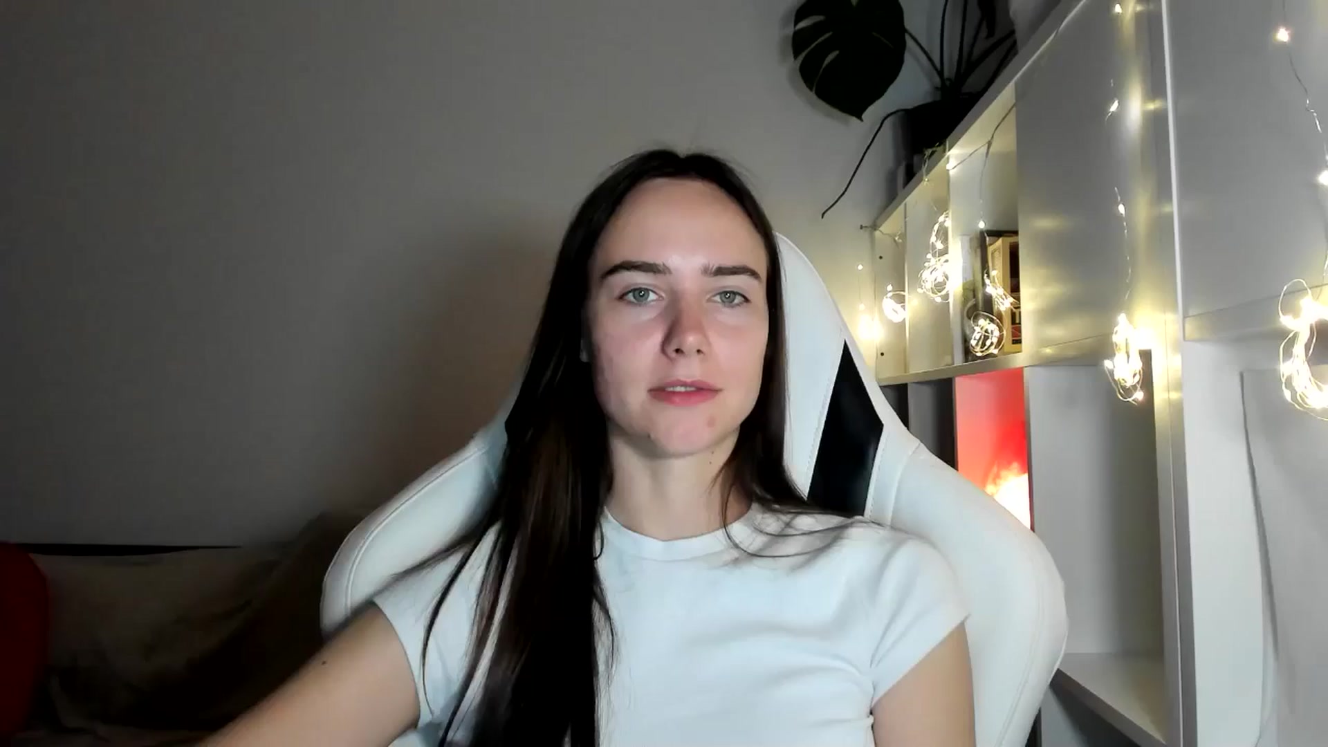 Gallery image thumbnail from OhAlisa's myfreecams stream on, 08/06/2025, 20:40 image 18 of 20