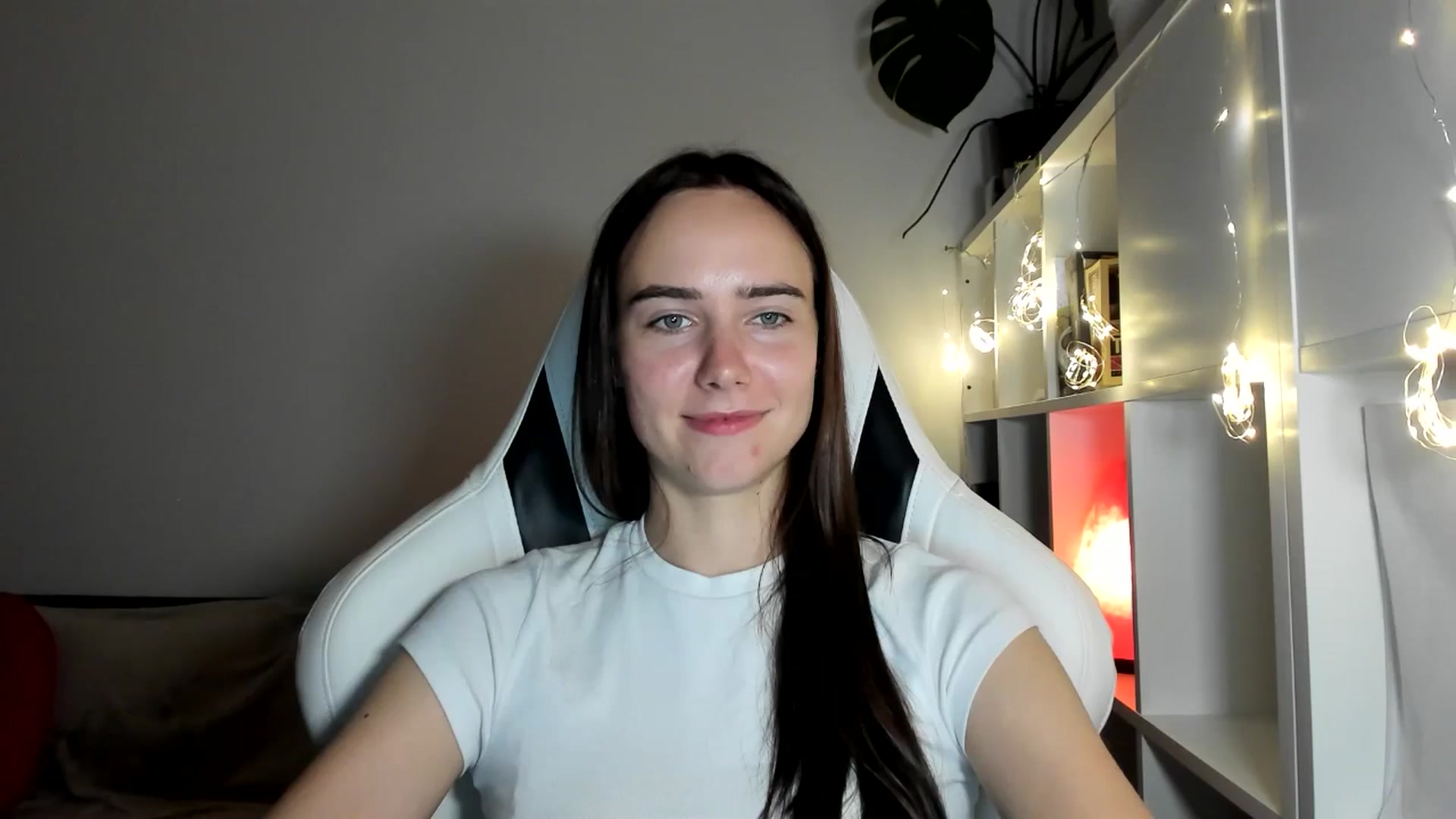 Gallery image thumbnail from OhAlisa's myfreecams stream on, 08/06/2025, 20:40 image 5 of 20