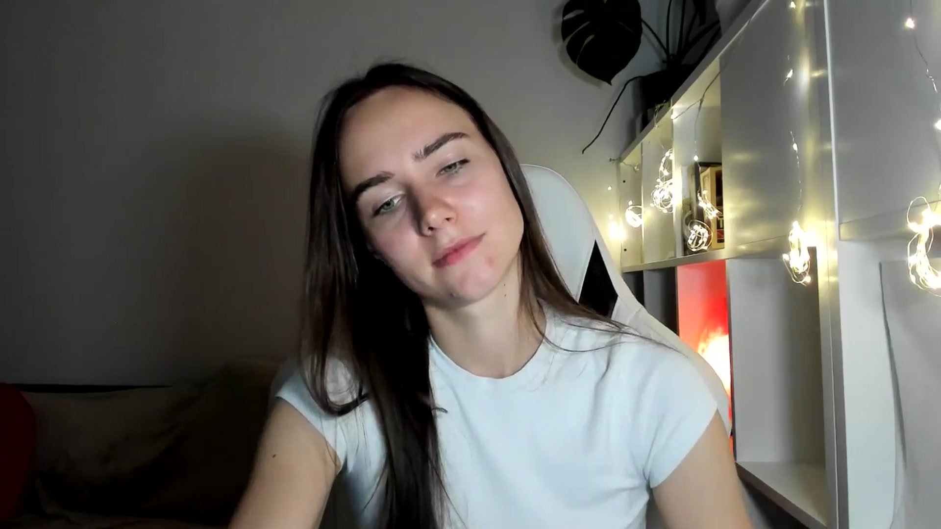 Gallery image thumbnail from OhAlisa's myfreecams stream on, 08/06/2025, 20:40 image 15 of 20