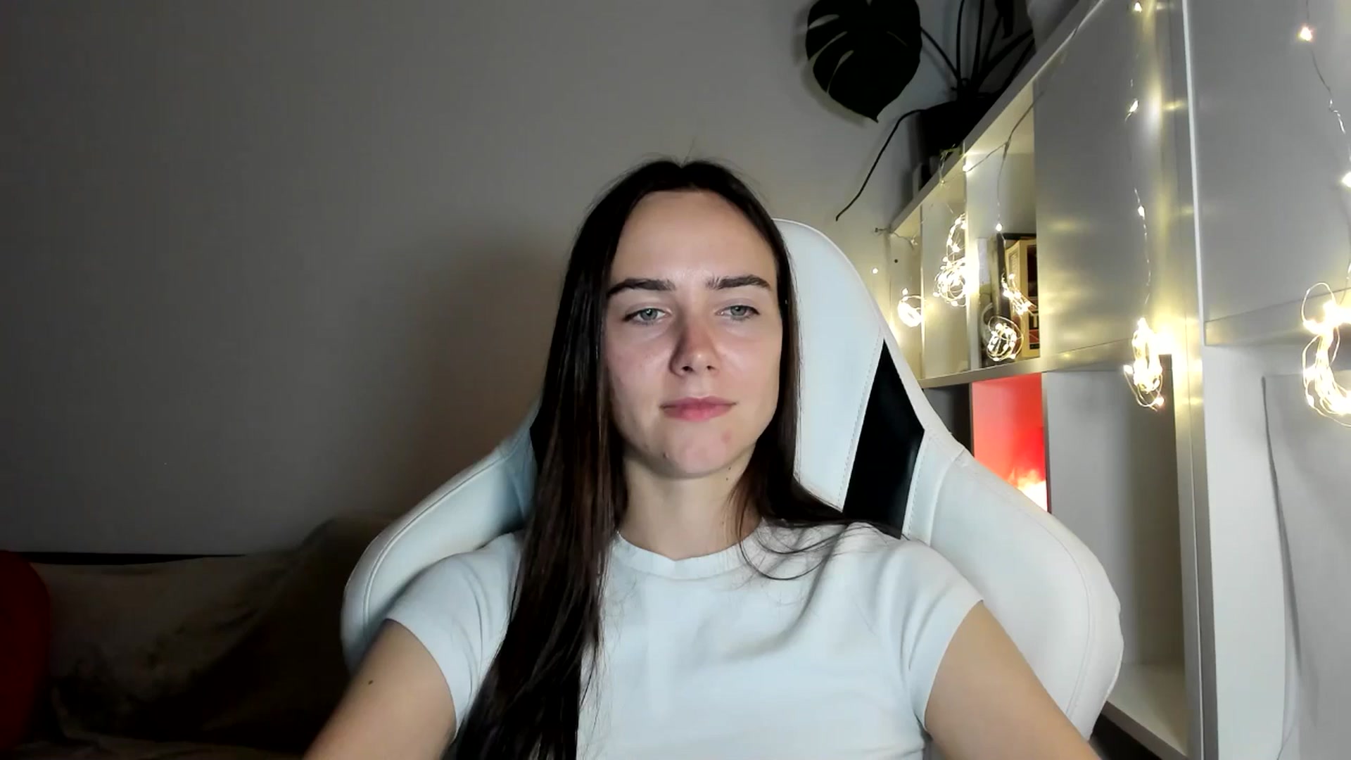 Gallery image thumbnail from OhAlisa's myfreecams stream on, 08/06/2025, 20:40 image 17 of 20