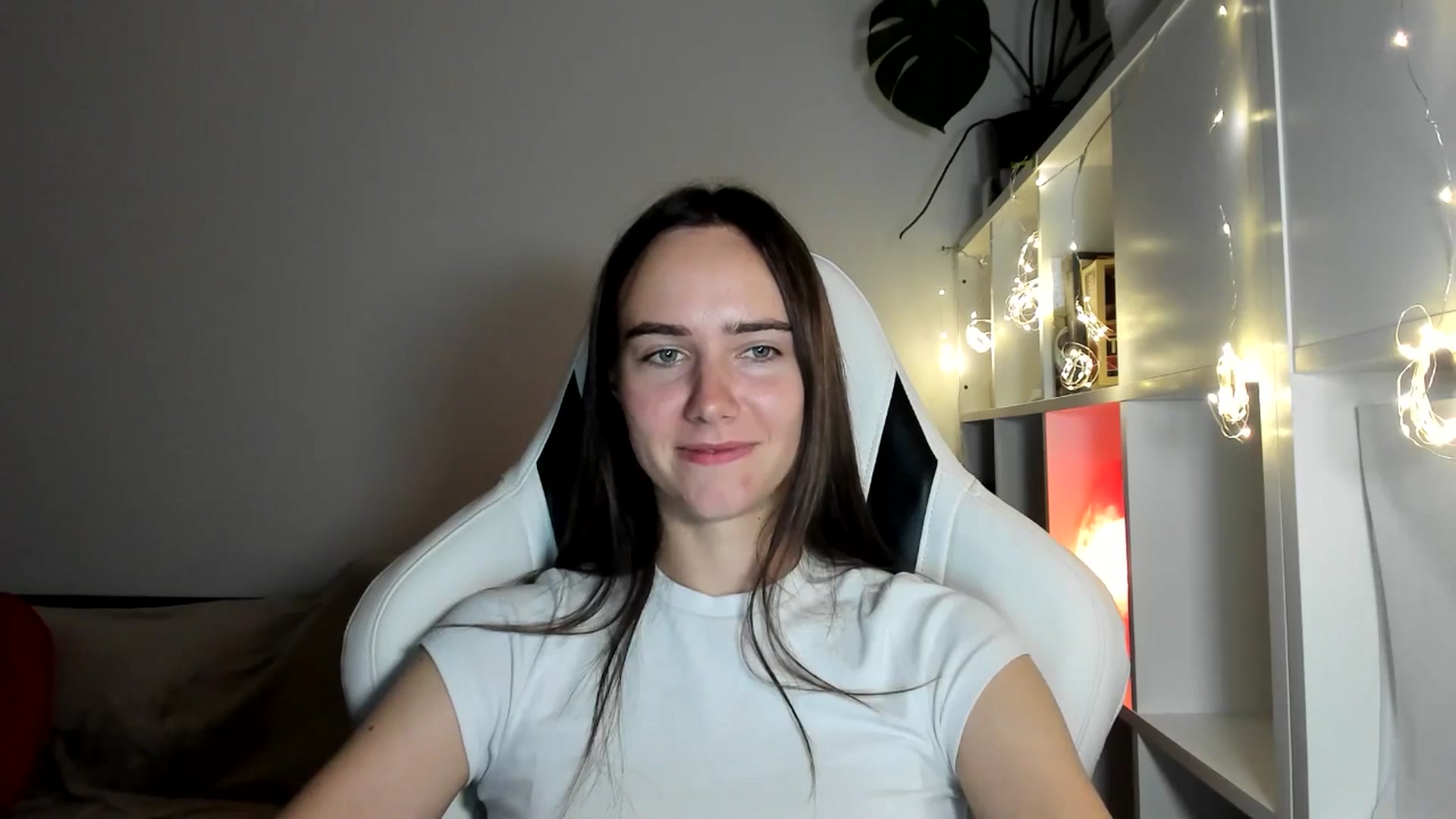 Gallery image thumbnail from OhAlisa's myfreecams stream on, 08/06/2025, 20:40 image 3 of 20