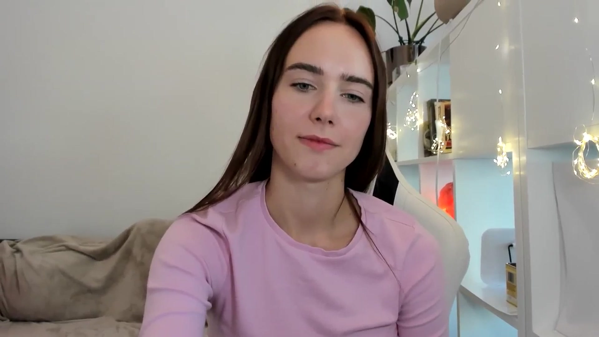 Gallery image thumbnail from OhAlisa's myfreecams stream on, 08/07/2025, 15:00 image 11 of 20